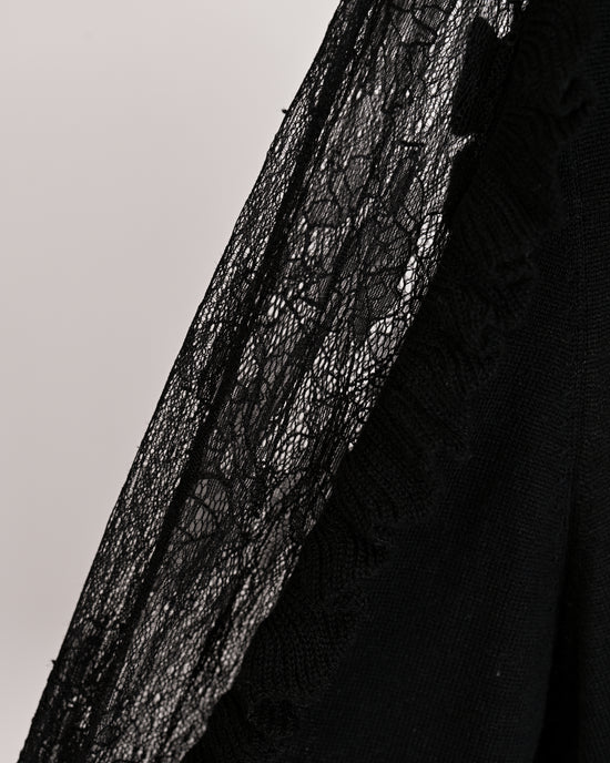 aalis VINKA 单蕾丝袖细节针织套头衫（黑色）