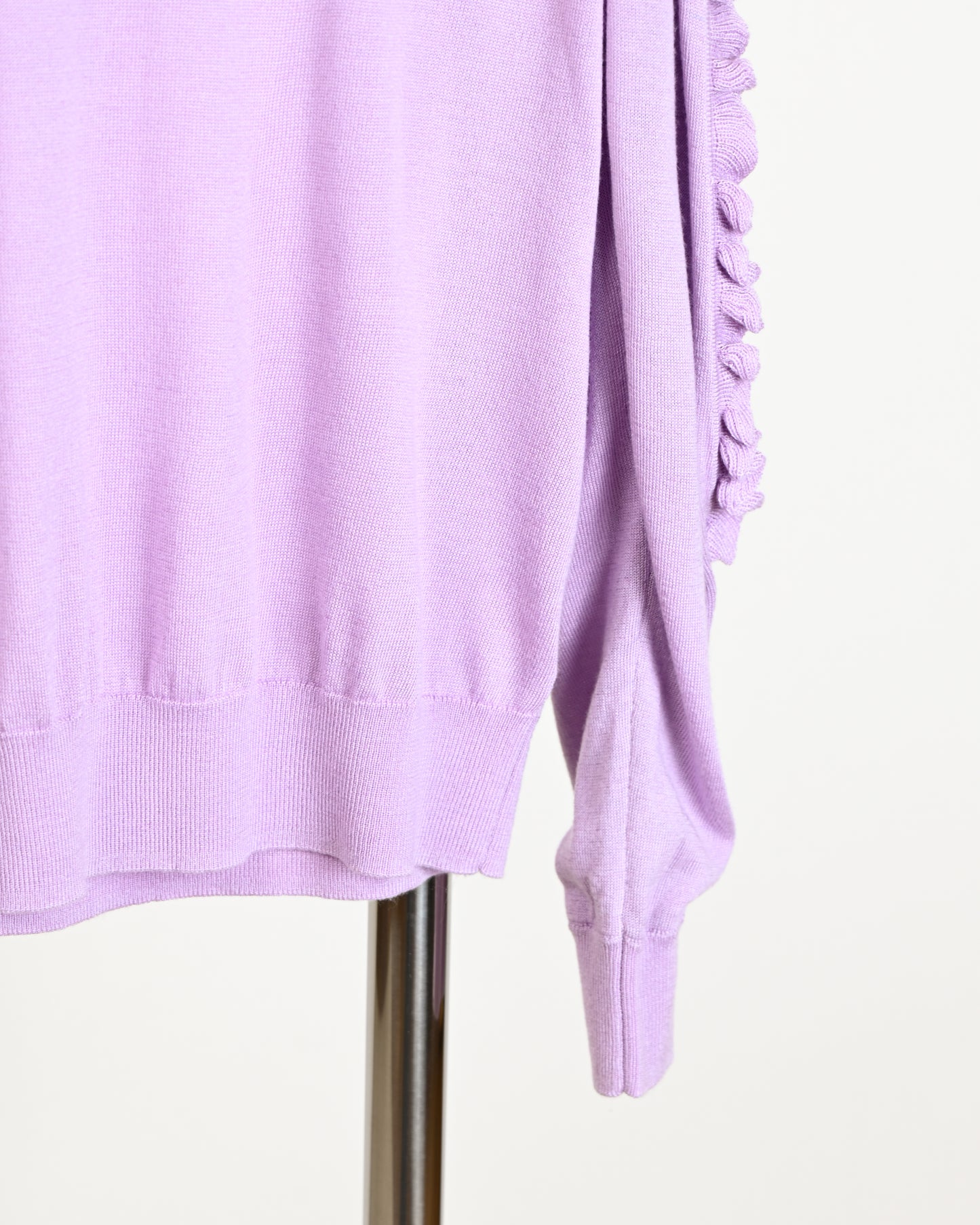 Load image into Gallery viewer, aalis VINKA 单蕾丝袖细节针织套头衫（淡紫色）
