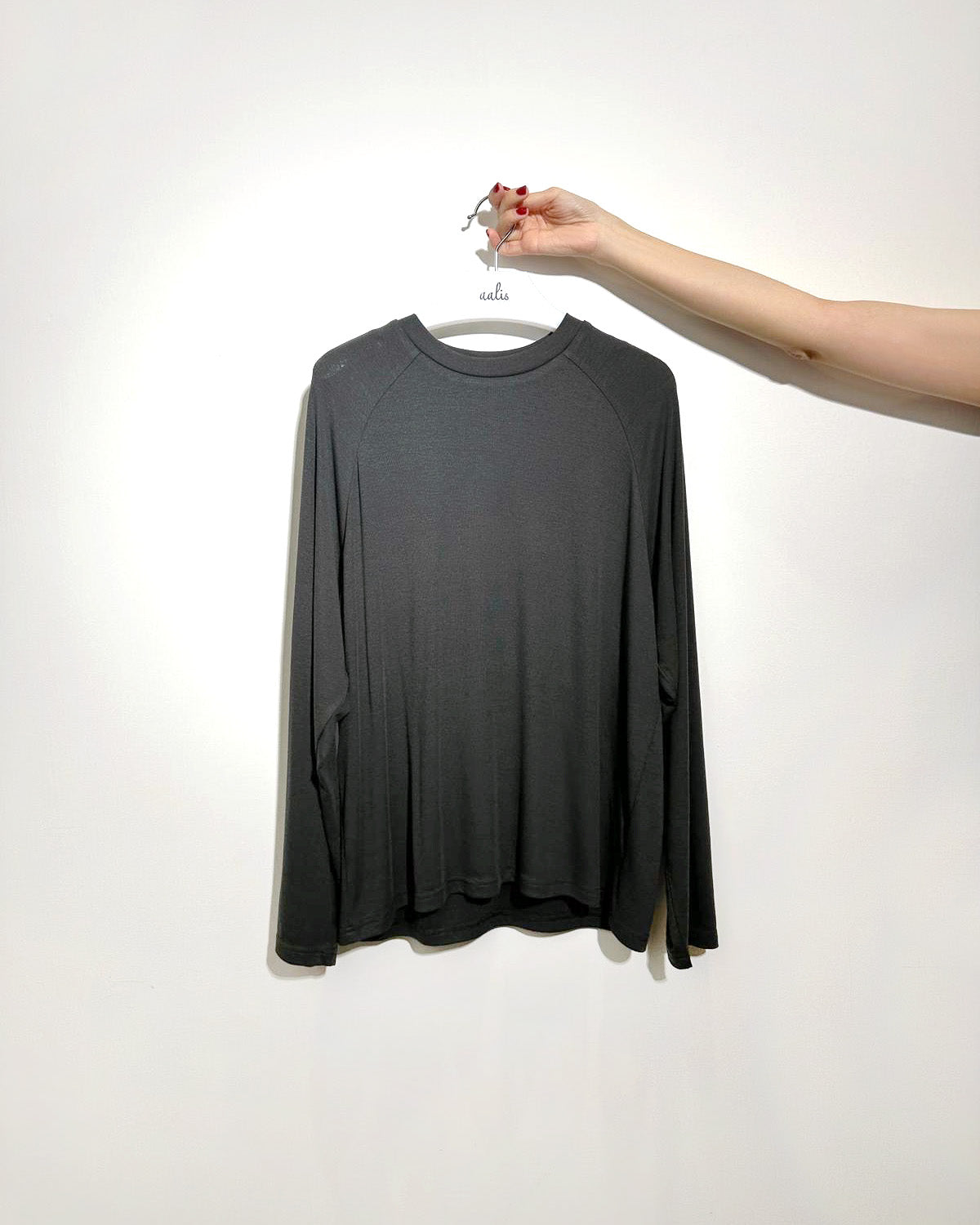 aalis HAROMI raglan sleeves relaxed L/S top (Charcoal)