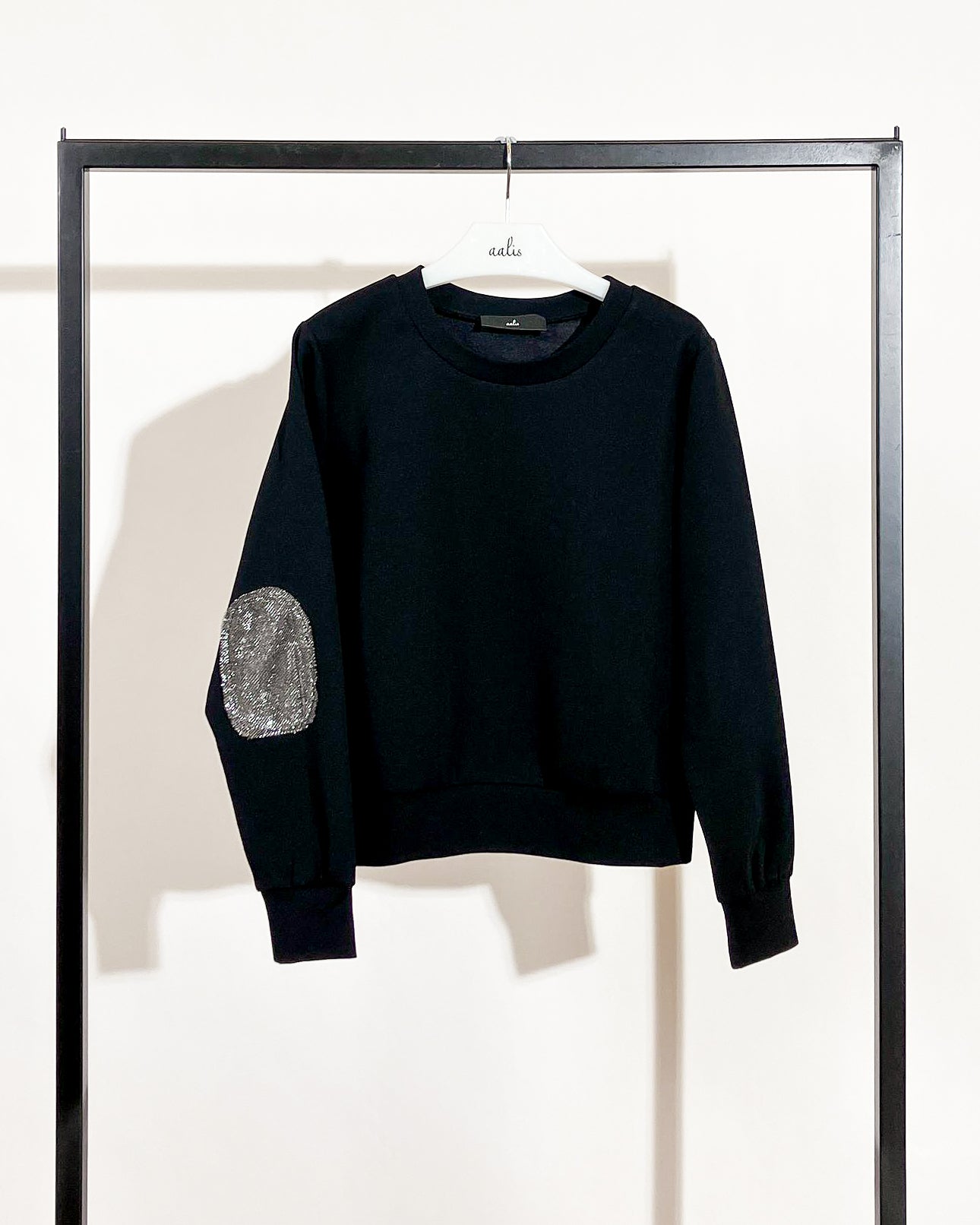 aalis FAROL FW24 sweater w lace patch on elbow (Black)