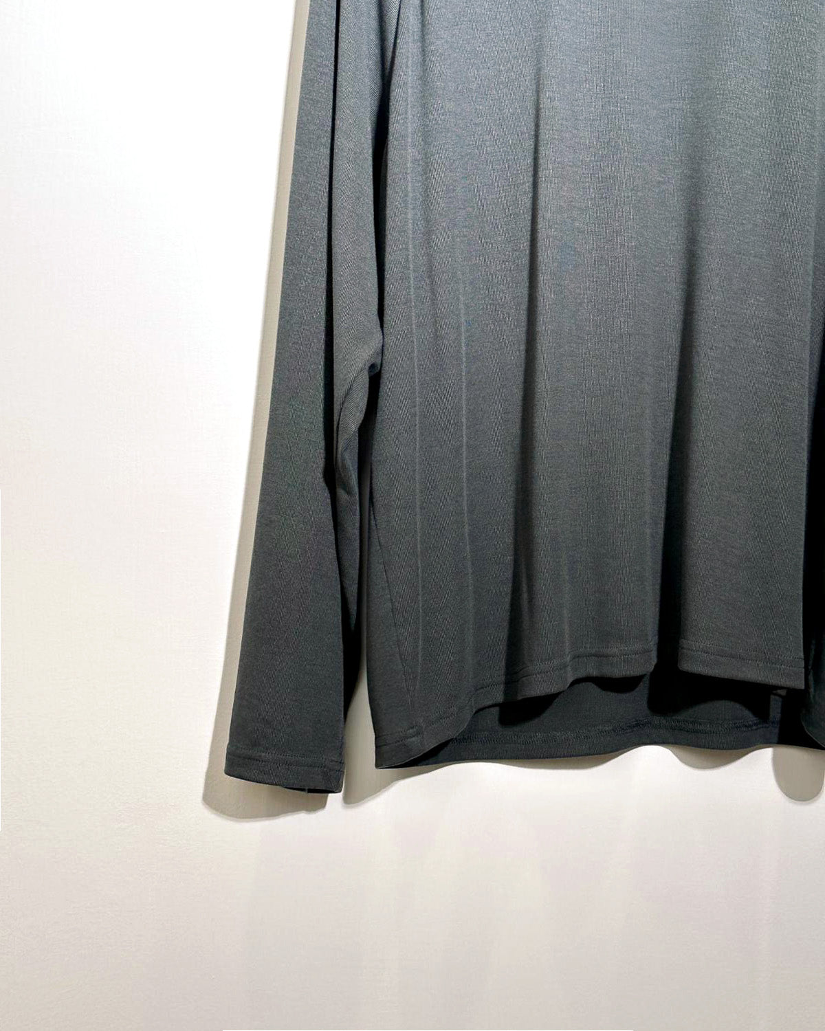 aalis HAROMI raglan sleeves relaxed L/S top (Charcoal)