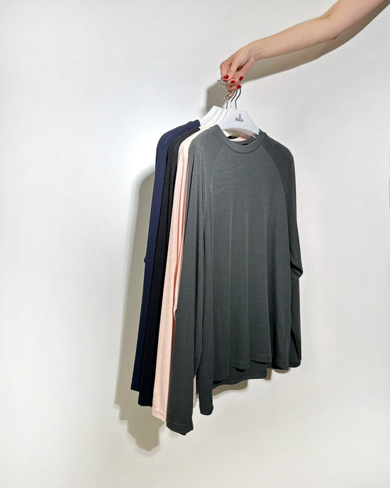 aalis HAROMI raglan sleeves relaxed L/S top (Charcoal)