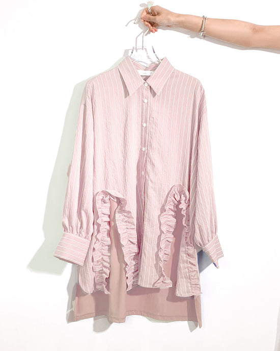 aalis PARRY FW25 ruffle U shape trimming shirt (Lt Pink stripe)