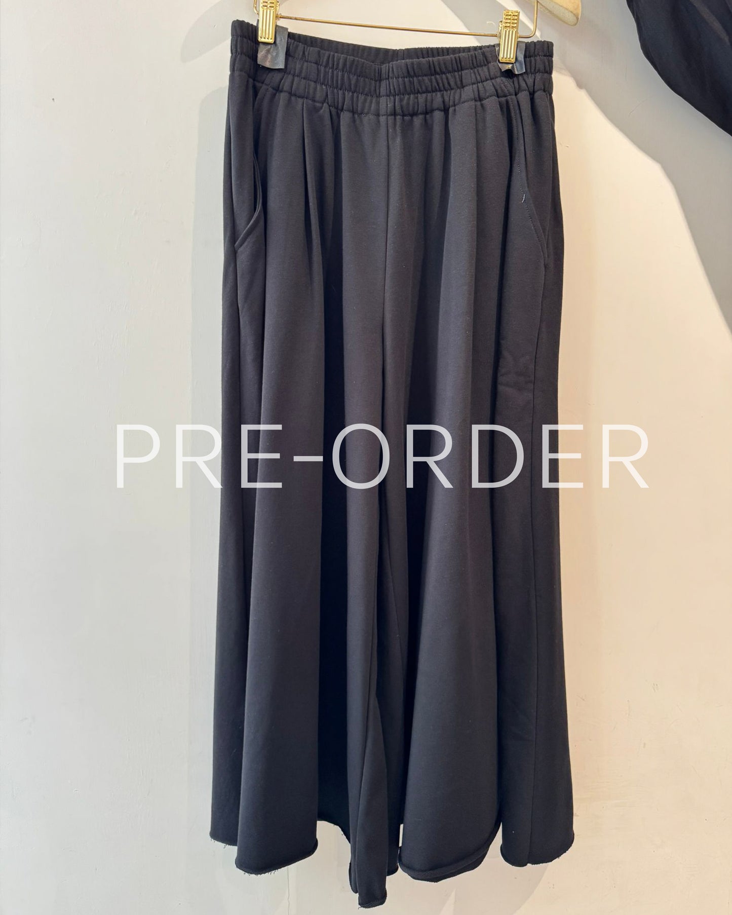 (Pre-order) aalis ASEN SS26 knit A line wide leg pants (Black)