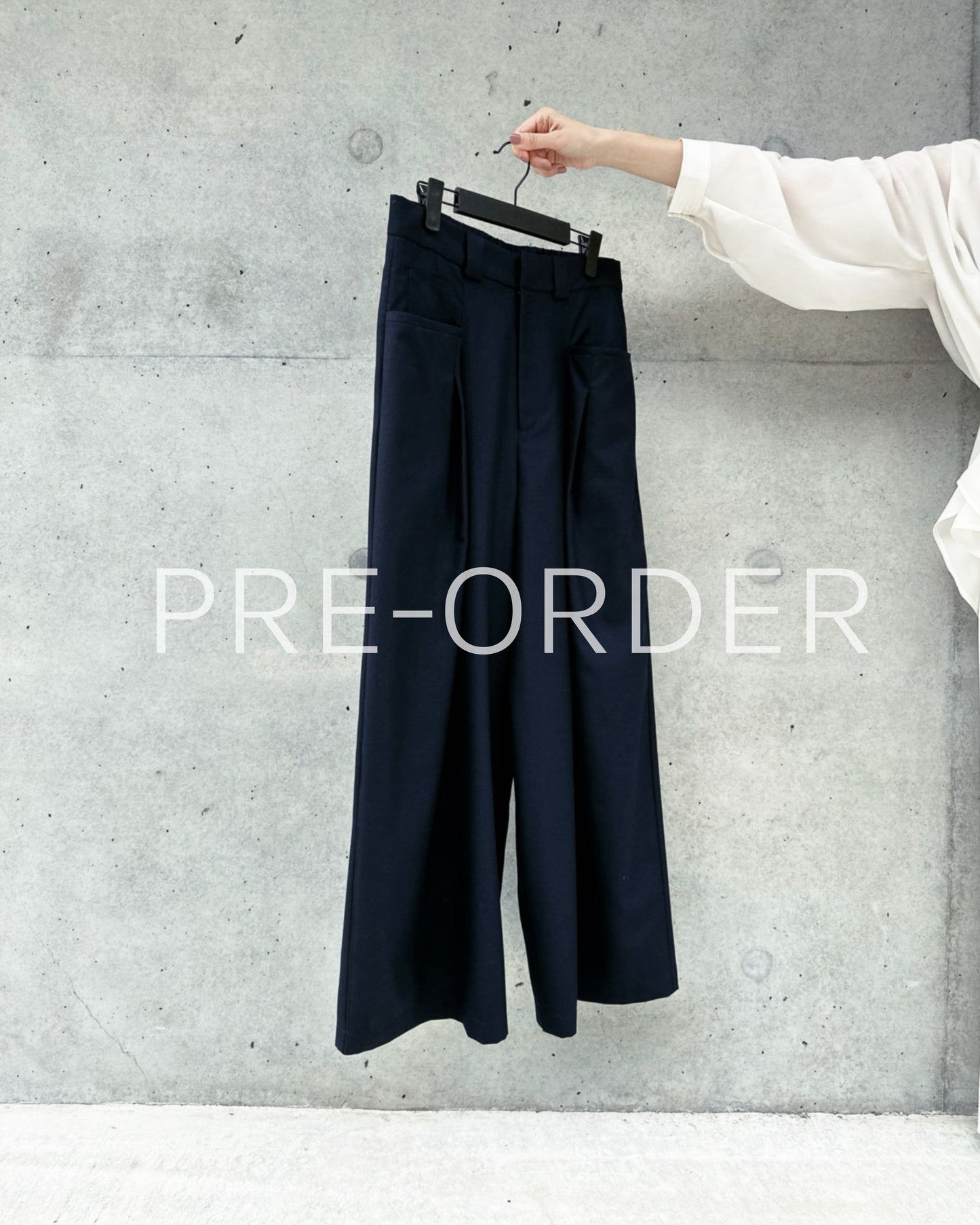 (Pre-order) aalis DEMMA suiting straight leg pants (Navy)