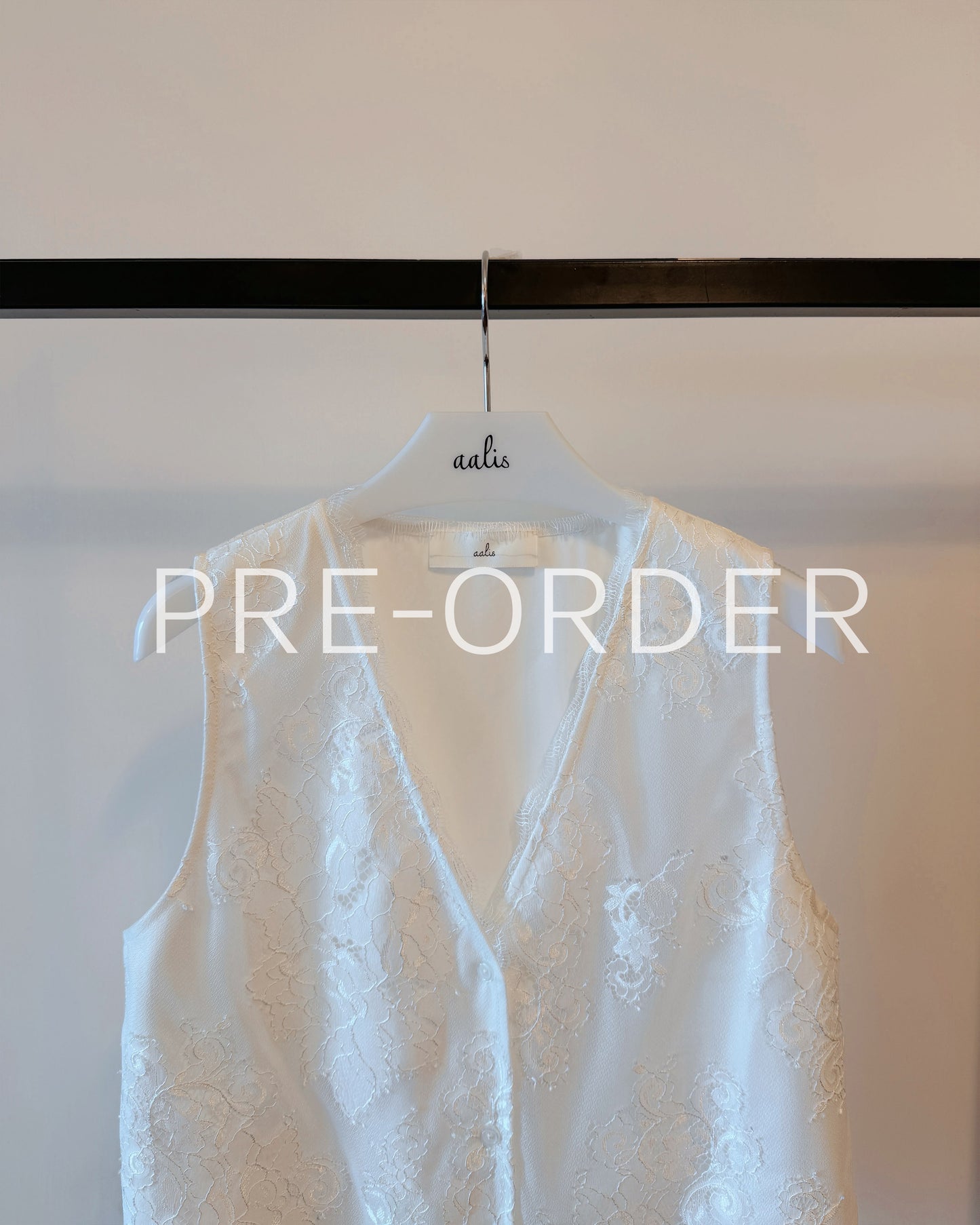 (Pre-order) aalis FLAVIA lace waistcoat (White)