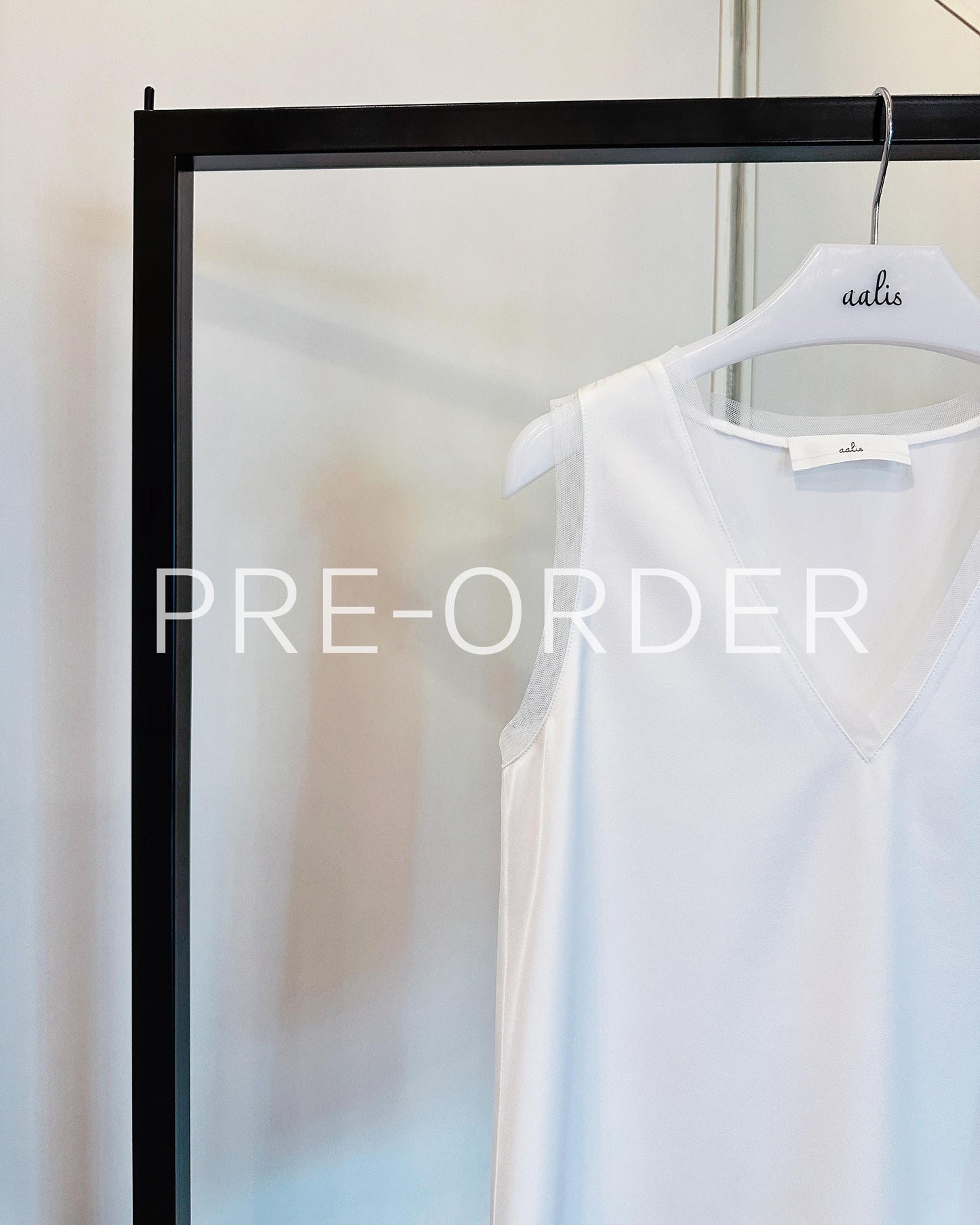 (Pre-order) aalis IDO SS26 V neck mesh trim tank (White)