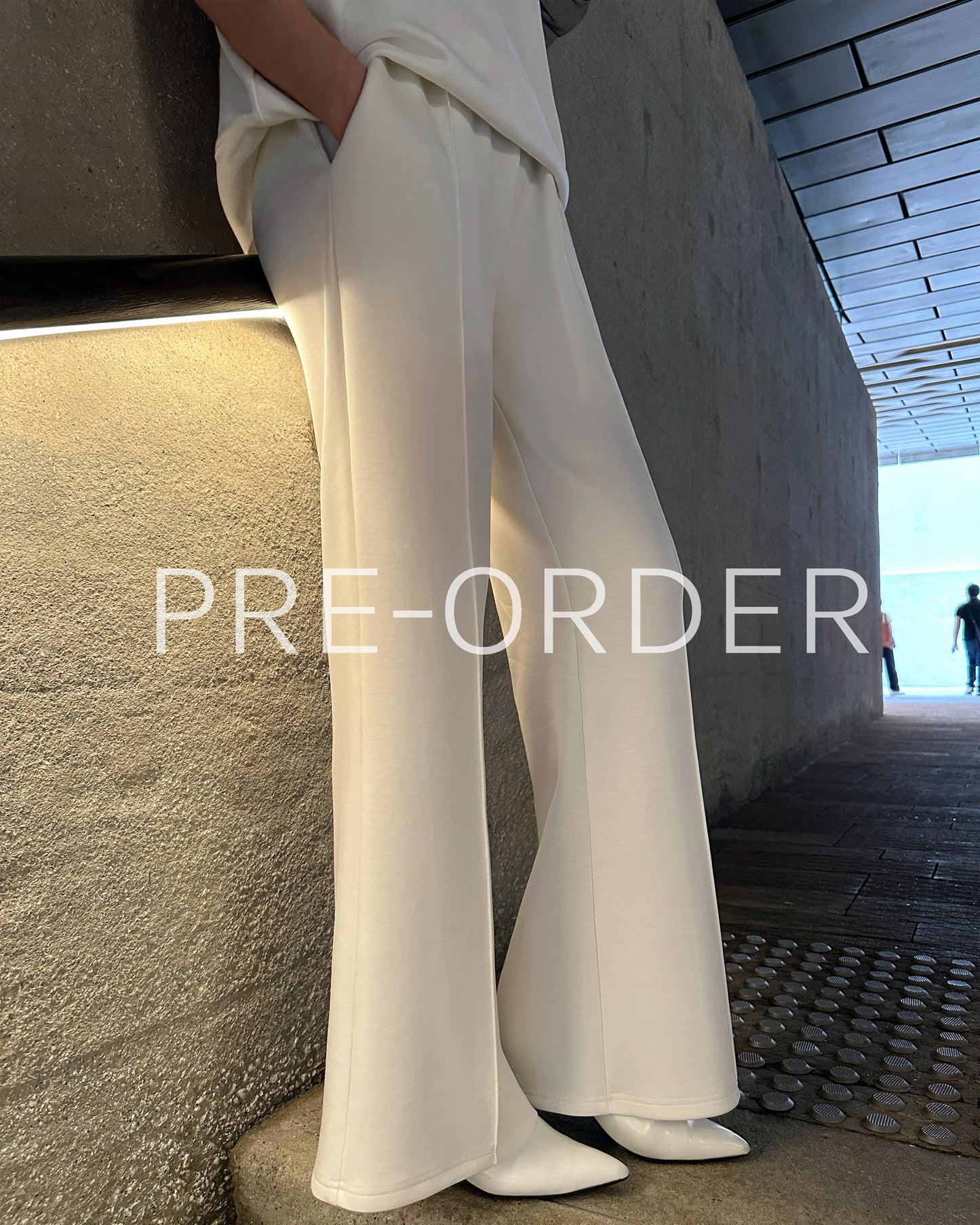 (Pre-order) aalis IZZY SS26 track pants (White)