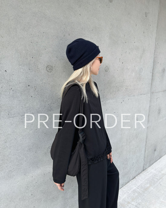 （Pre-order) aalis LILY ruffle hem sweater (Black)