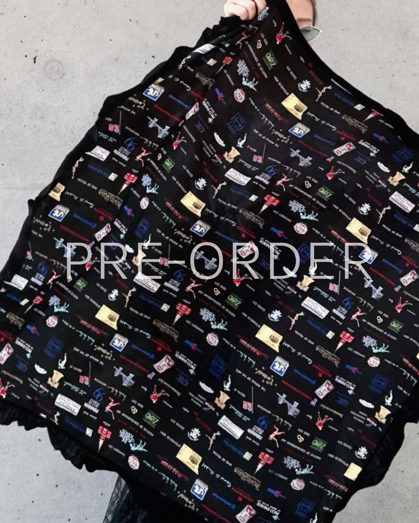 (Pre-order) aalis LISI SS26 ruffle hem scarf (Black Print)