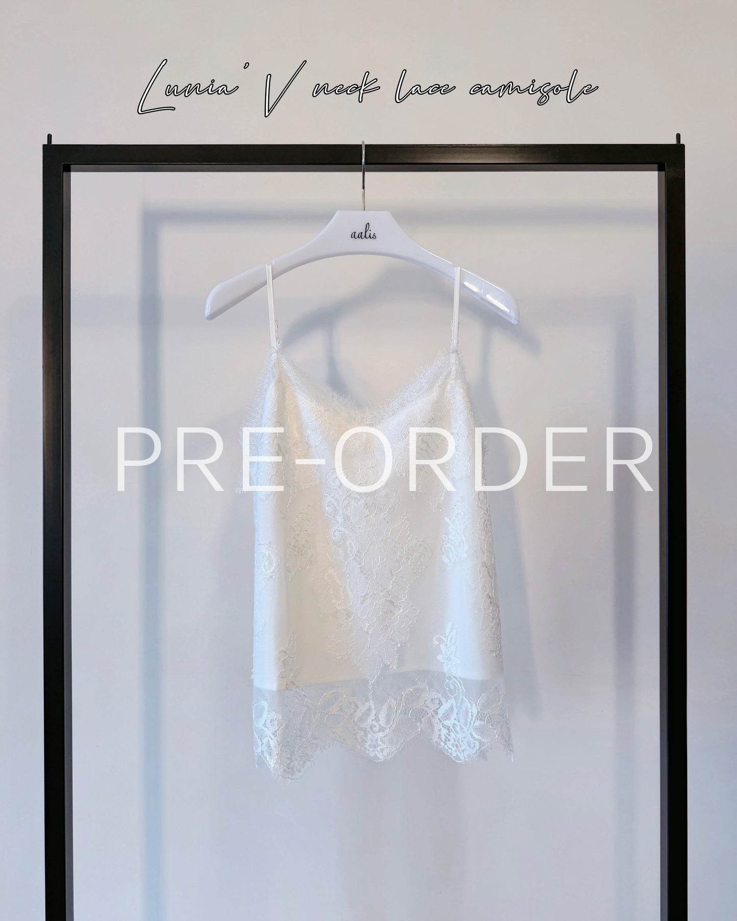 (Pre-order) aalis LUNIA v neck lace camisole (White)