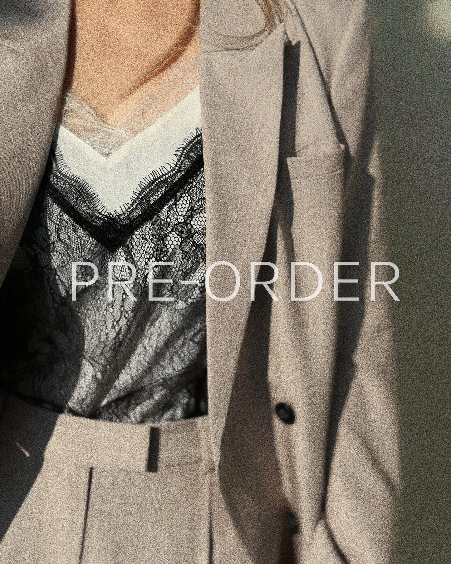 (Pre-order) aalis MONI STRIPE SS26 blazer (Lt Beige)