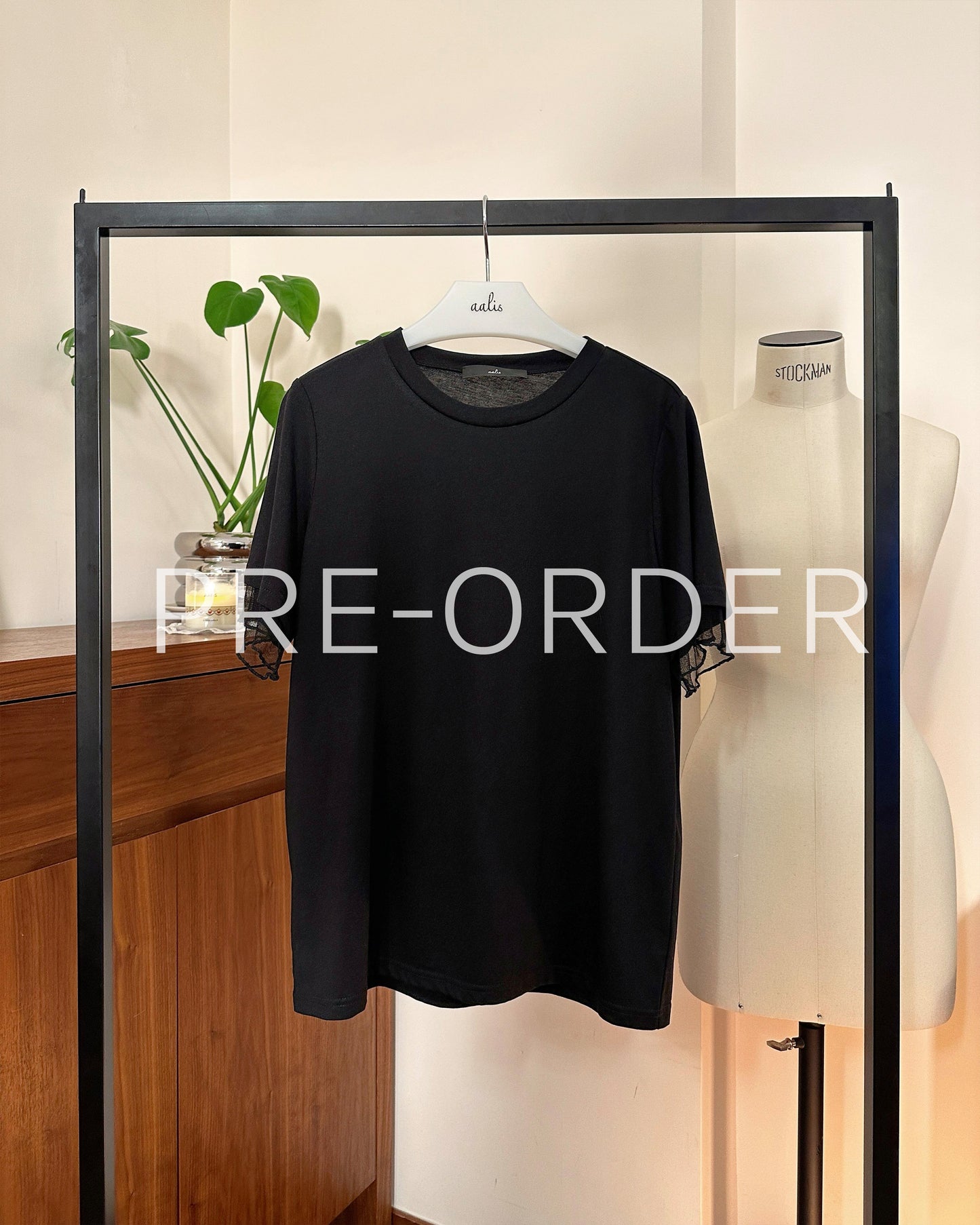(Pre-order) aalis PALMER mesh layer basic tee (Black)
