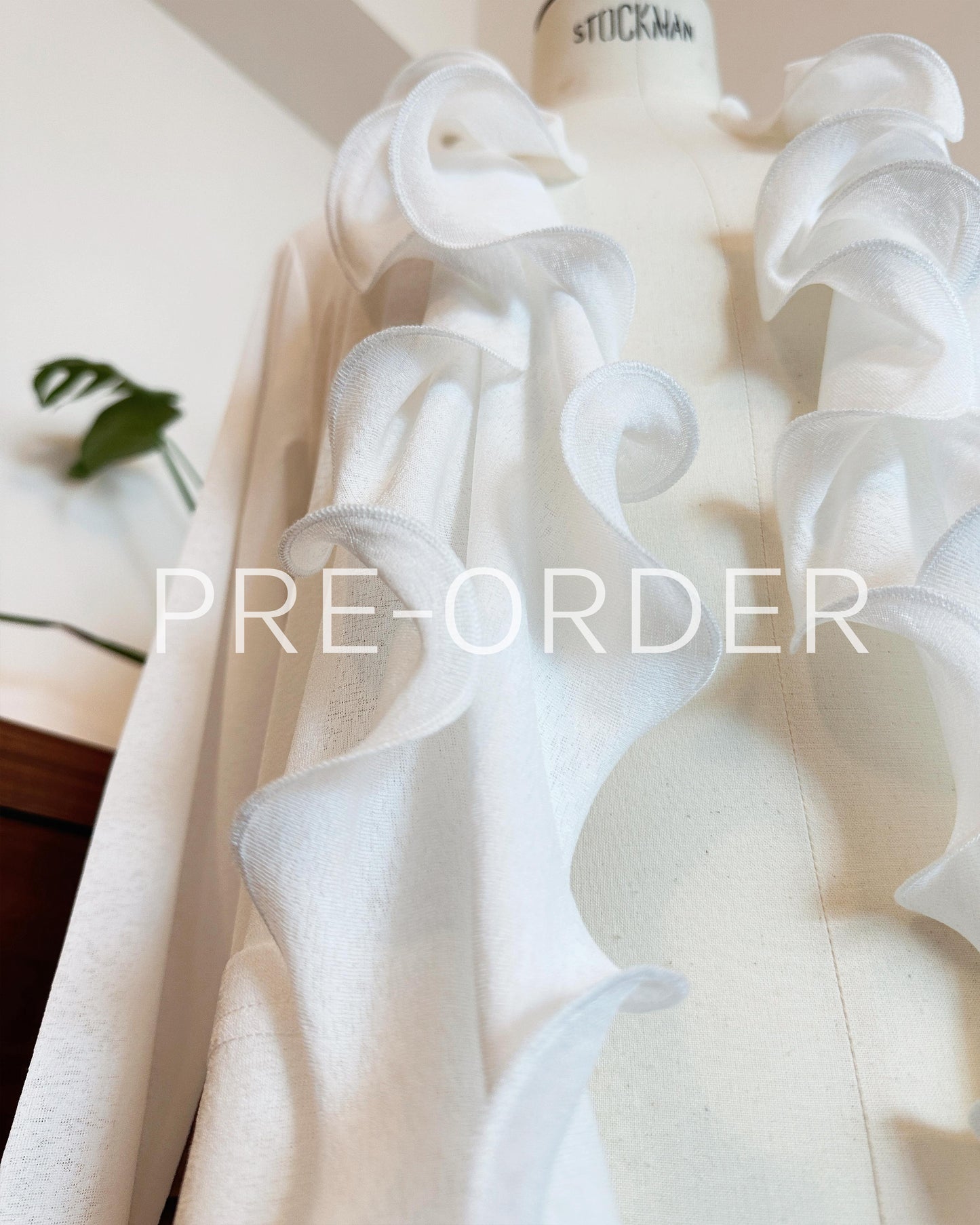 (Pre-order) aalis RINON cascade ruffle front long cardigan (White)