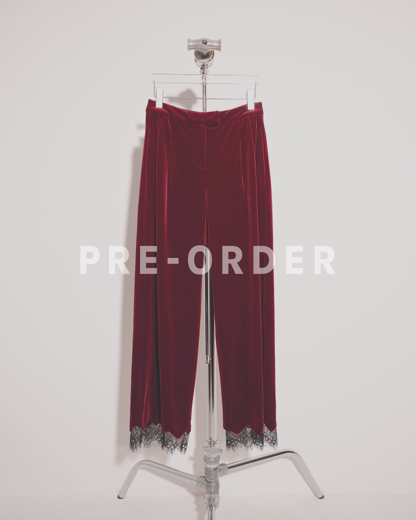 (Pre-order) aalis SEBBIE LACE velvet pants (Red lace)
