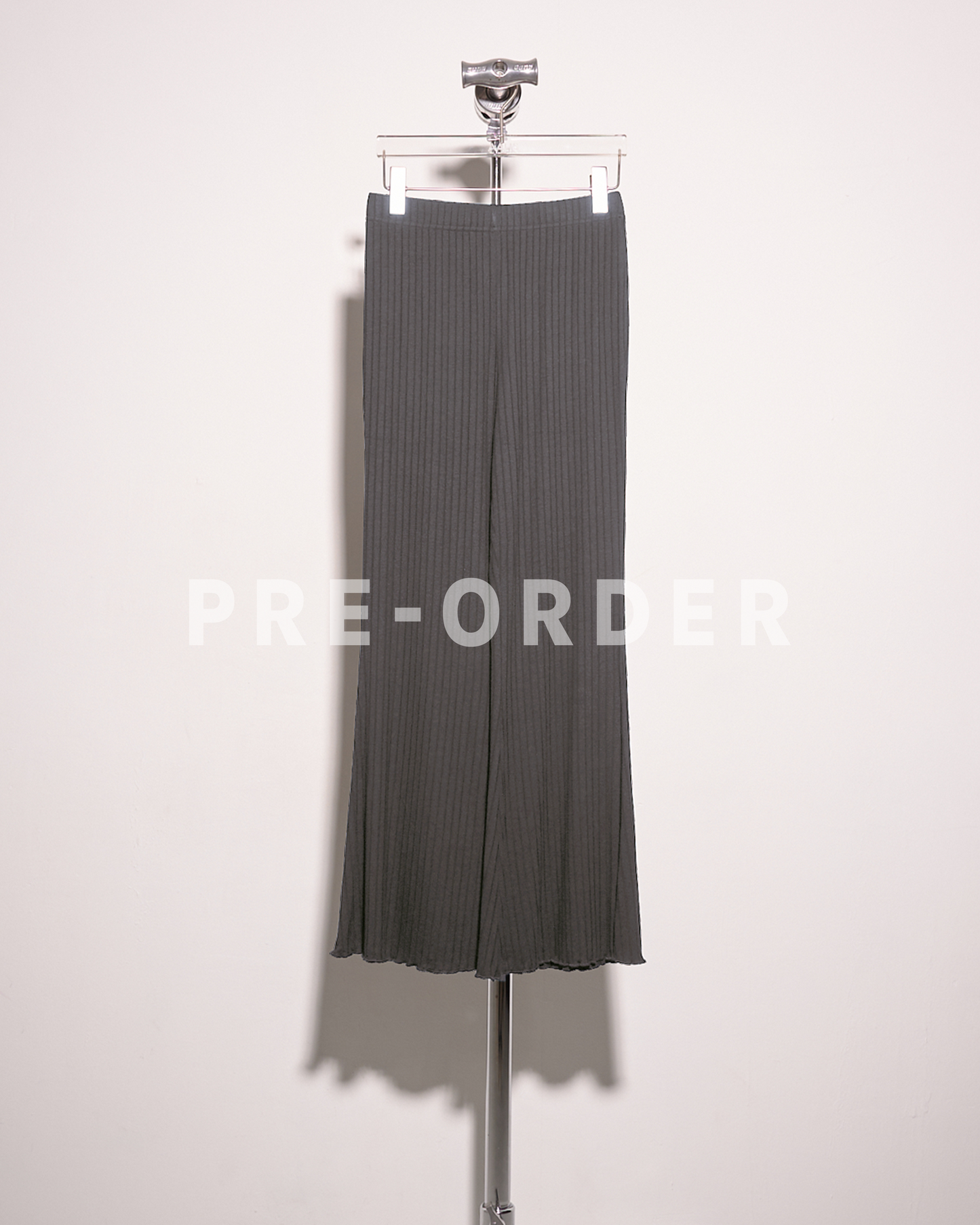 (Pre-order) aalis DENIA SS25 ruffle hem pants (Grey)