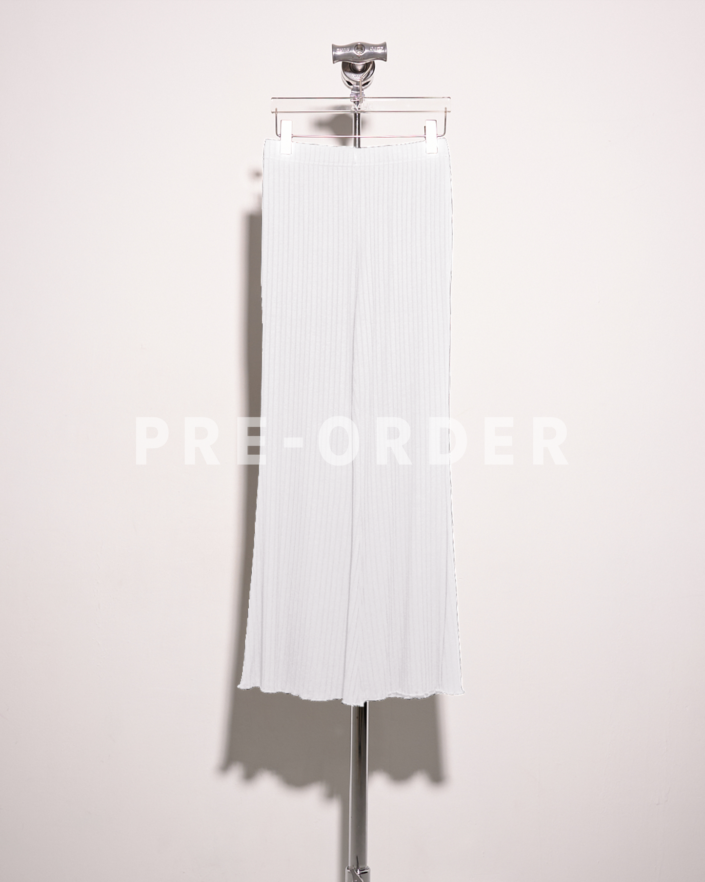 (Pre-order) aalis DENIA SS25 ruffle hem pants (White)