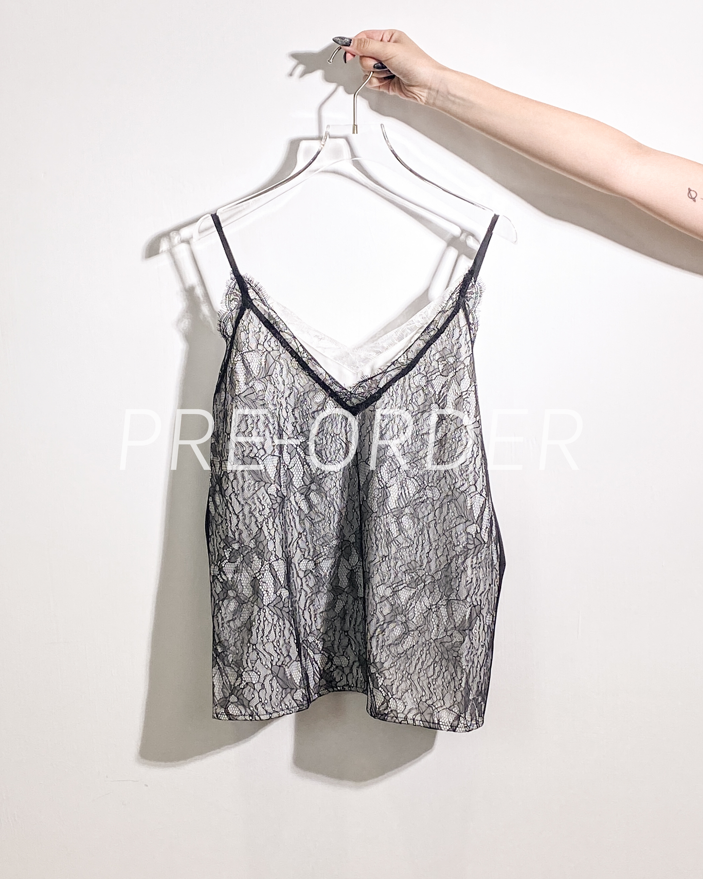 (Pre-order) aalis NEAS SS26 double layer lace camisole (White black)