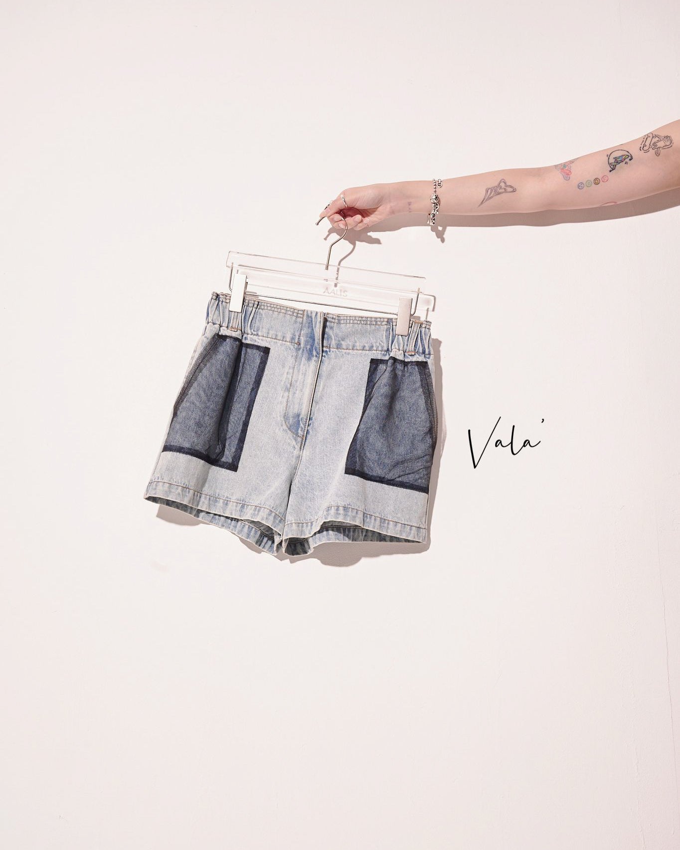 aalis VALA mesh pocket details denim shorts (Denim blue)