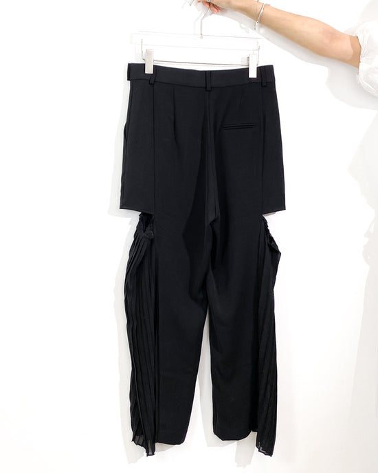 aalis LAM cutout chiffon side pleated pants (Black)