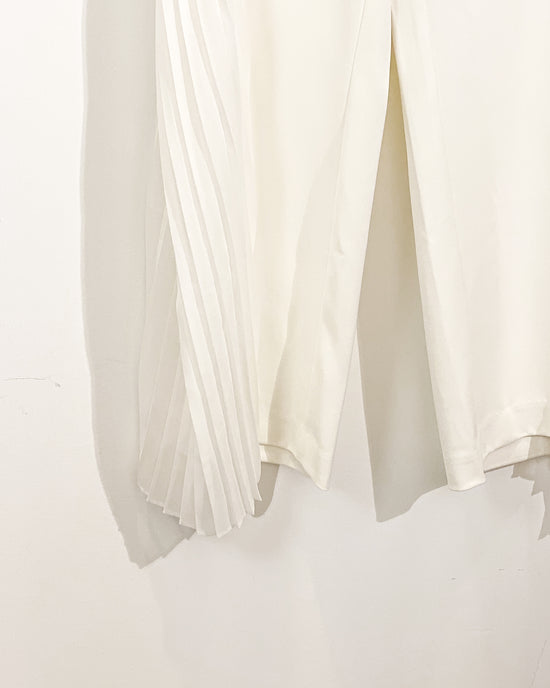aalis LAM cutout chiffon side pleated pants (White)