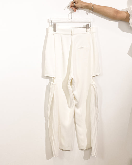 aalis LAM cutout chiffon side pleated pants (White)