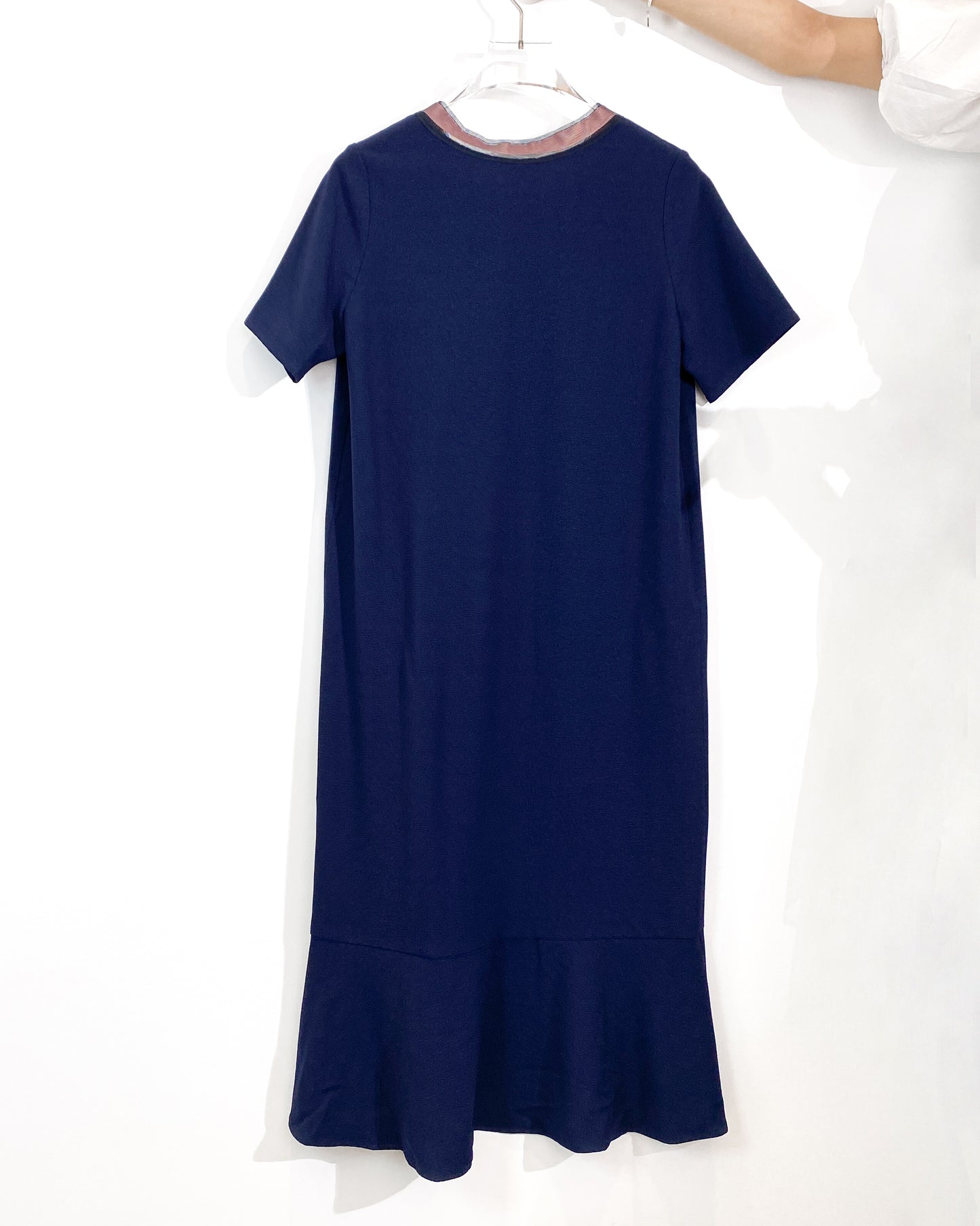 aalis KEMI mesh collar grosgrain ribbon tie on the back bias cut dress (Navy)