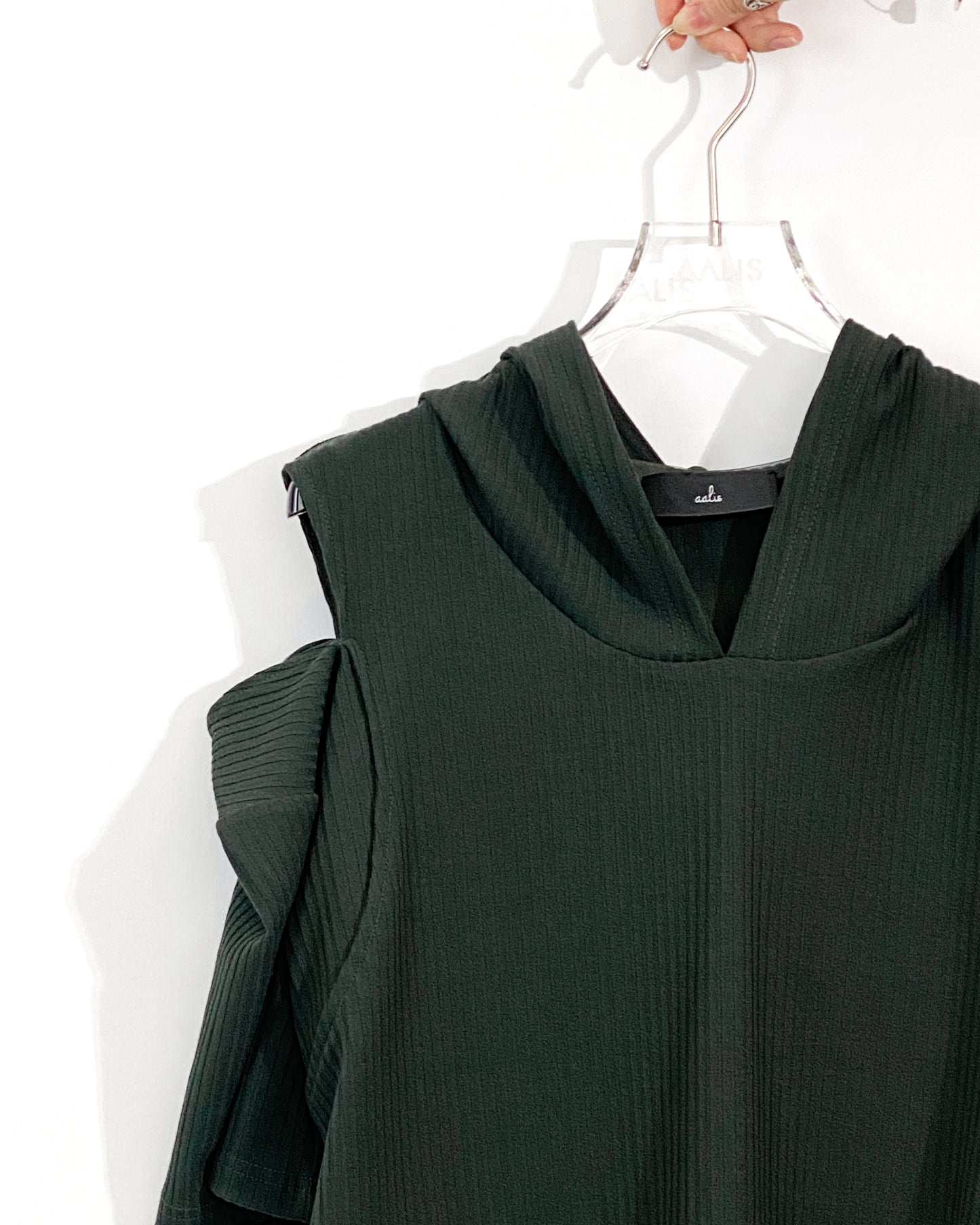 aalis NAJI KNIT cutout shoulder lace hoodie (Dark green)