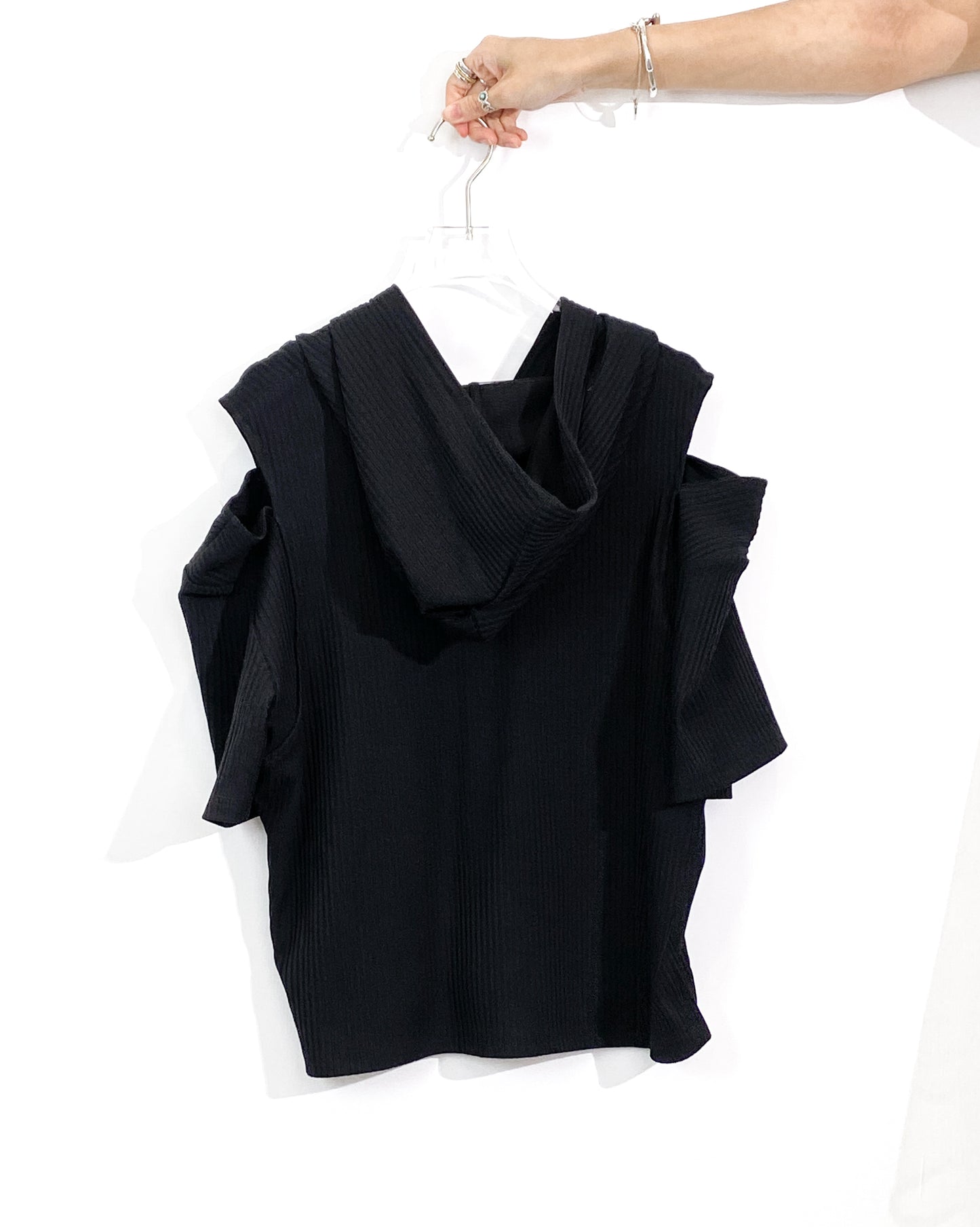 aalis NAJI KNIT cutout shoulder lace hoodie (Black)