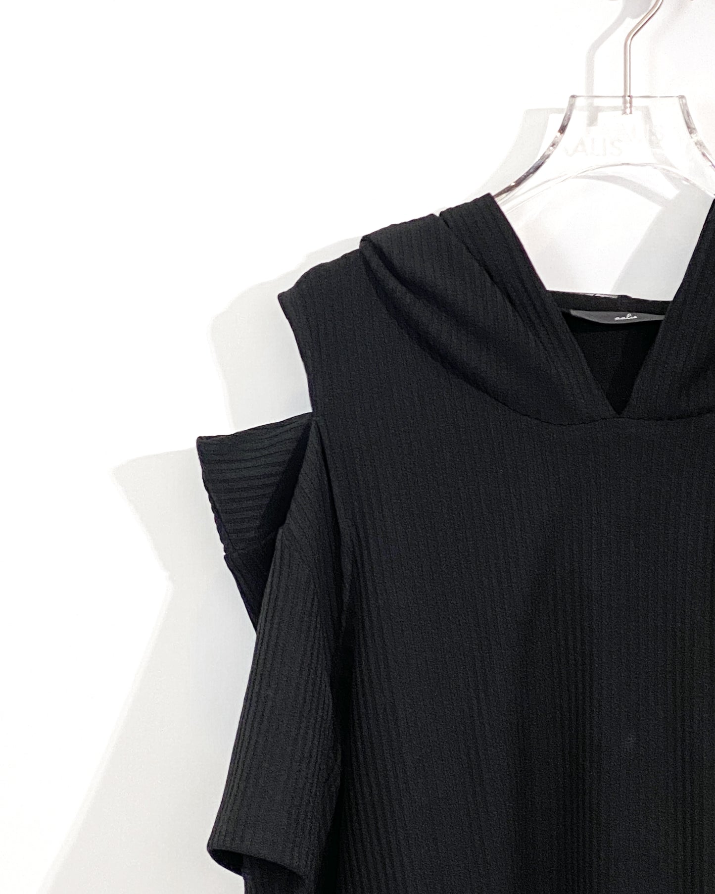 aalis NAJI KNIT cutout shoulder lace hoodie (Black)