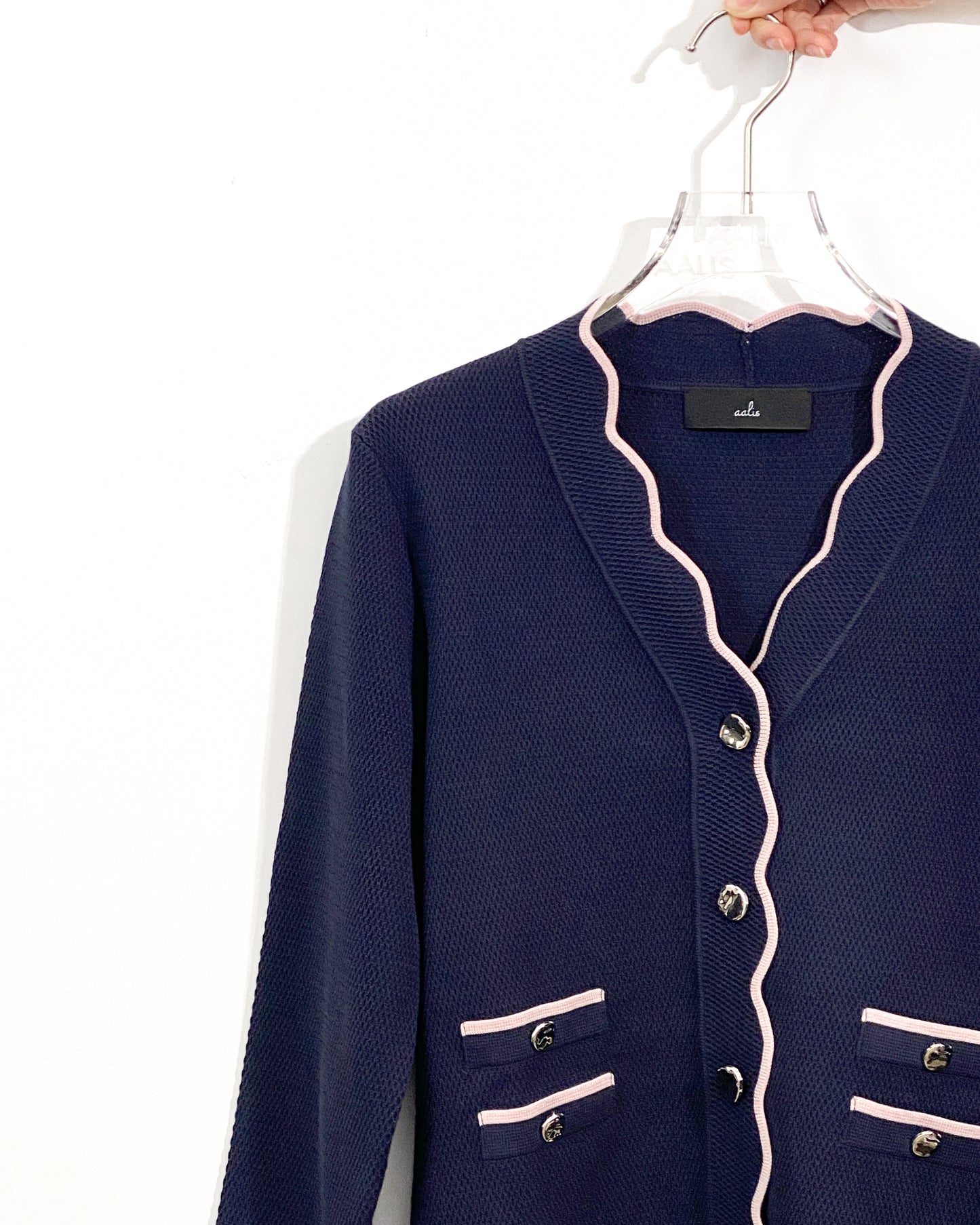 aalis MAG FW25 scallop edge color blocking 4 pockets cardigan (Navy mix)
