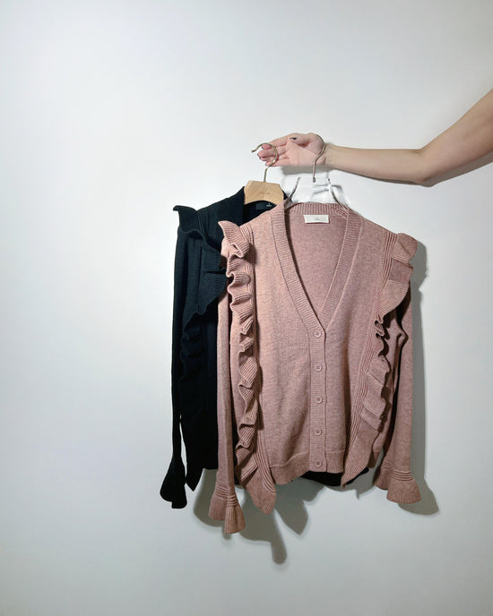 aalis SHINO side cascade ruffle V neck cardigan (Dusty Pink)