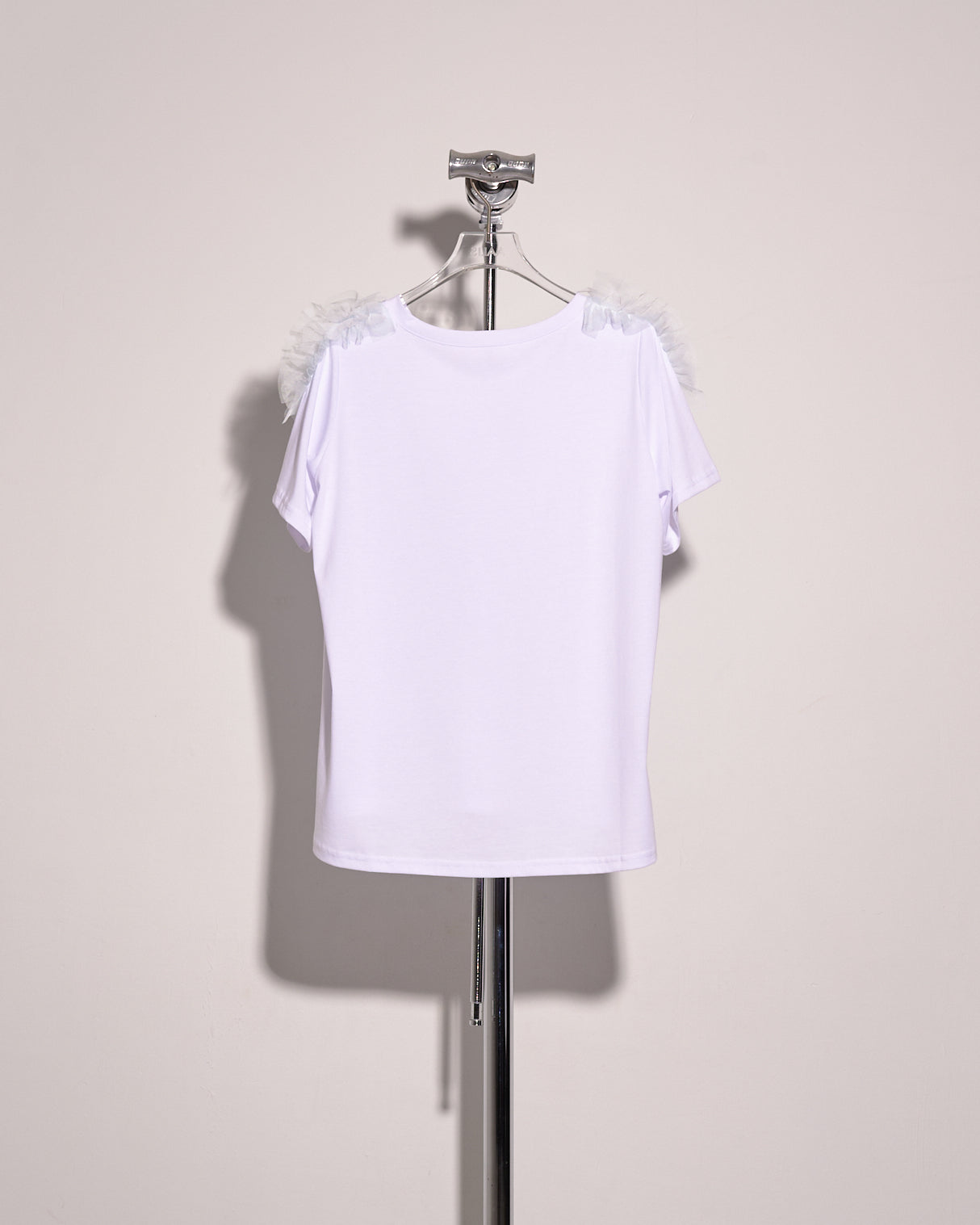 aalis PALA mesh ruffle shoulder SS tee (White)