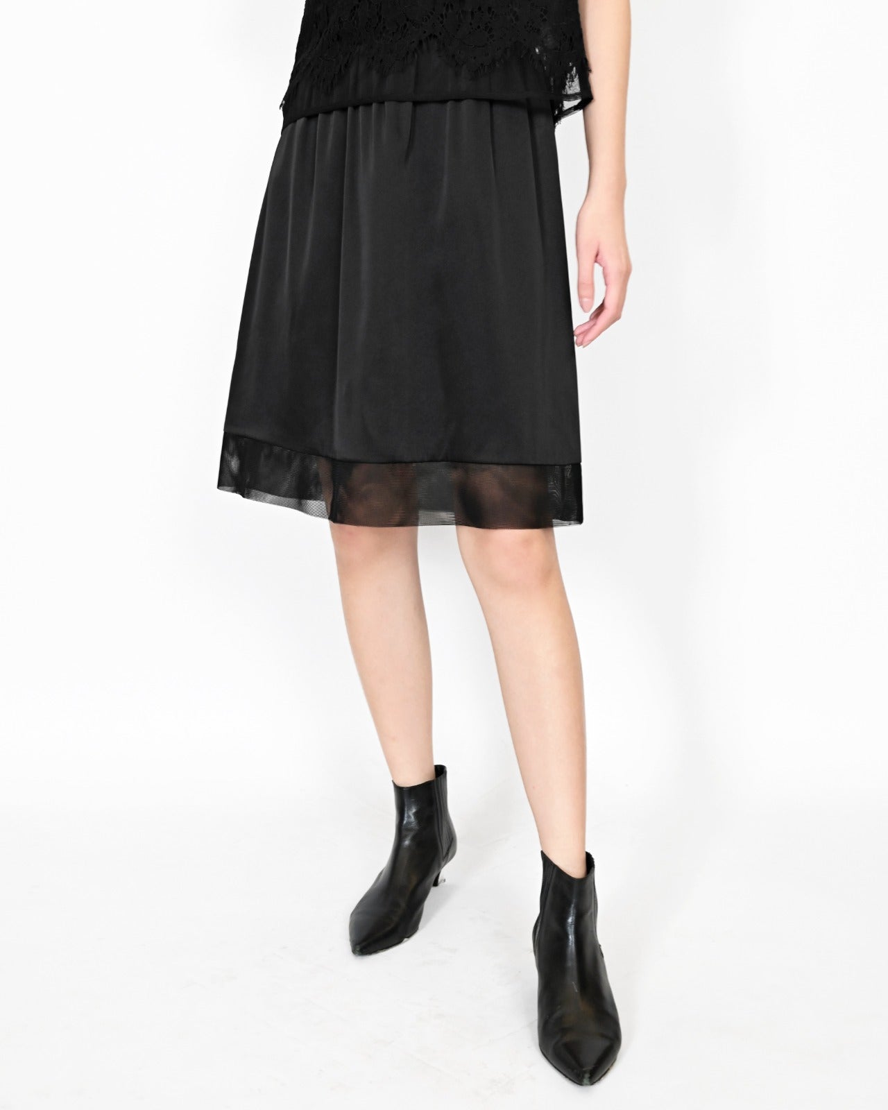 Load image into Gallery viewer, aalis COH lining skirt (Black)

