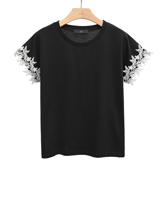 Load image into Gallery viewer, aalis KIO Batwing lace trim on sleeves Tee (Black)
