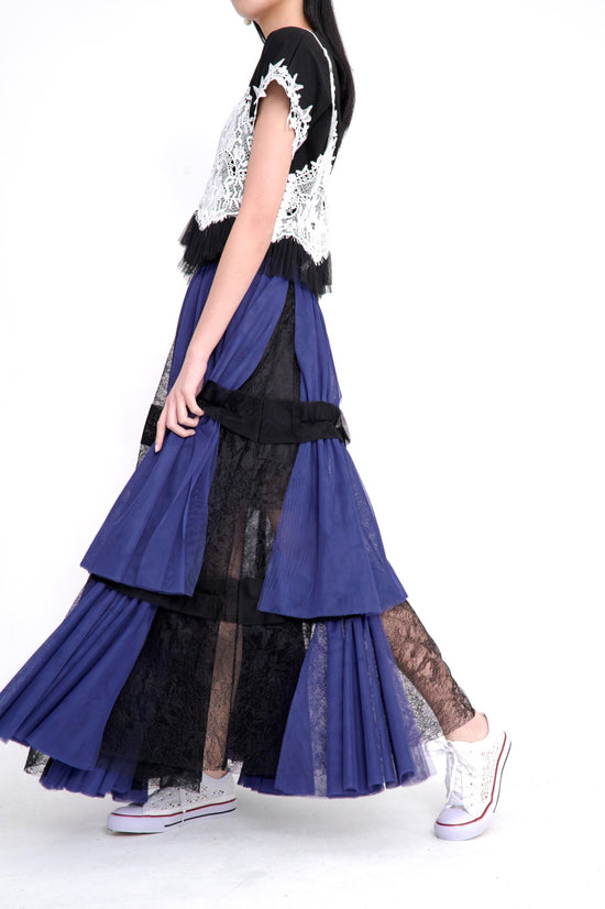 Load image into Gallery viewer, aalis YUA maxi mesh tier skirt (Black lace purple)
