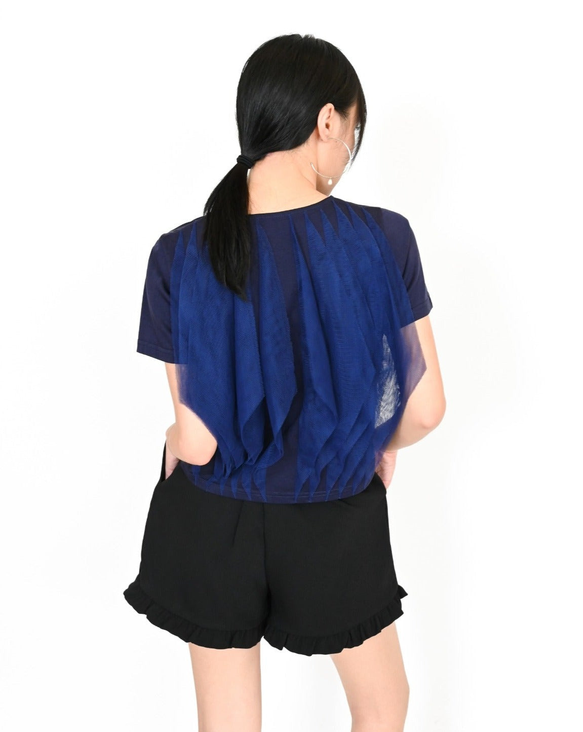 Load image into Gallery viewer, aalis SHION diamond mesh panel detail cropped Tee (Navy)
