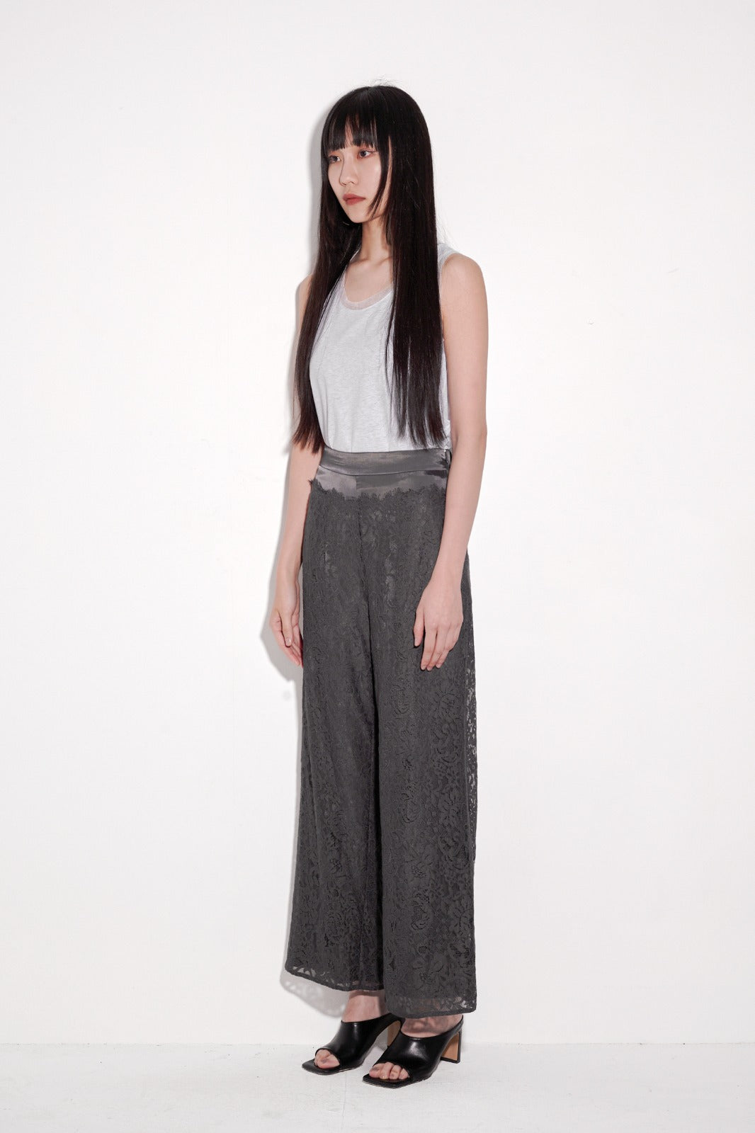 Load image into Gallery viewer, aalis CLEO lace pants (Charcoal)
