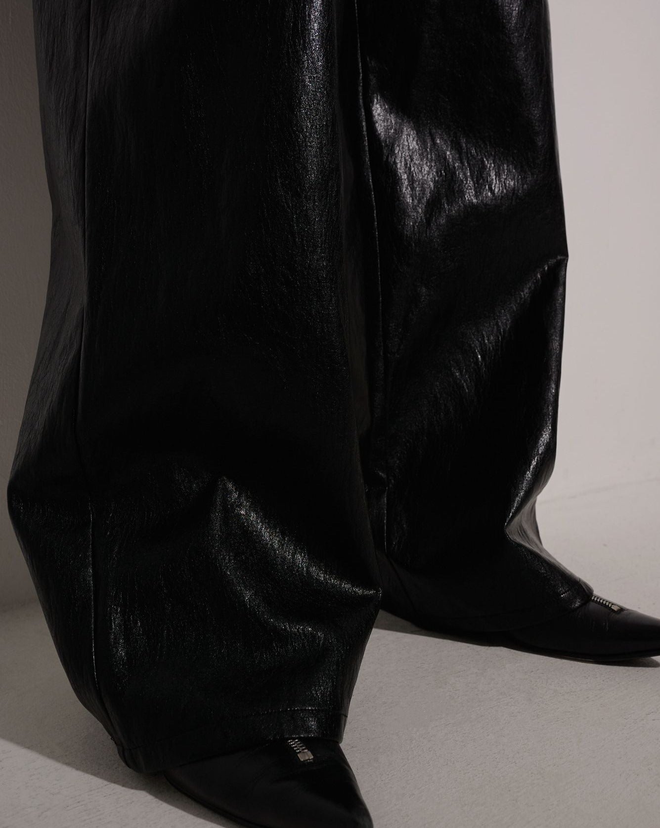 aalis SEF faux leather pants (Black)