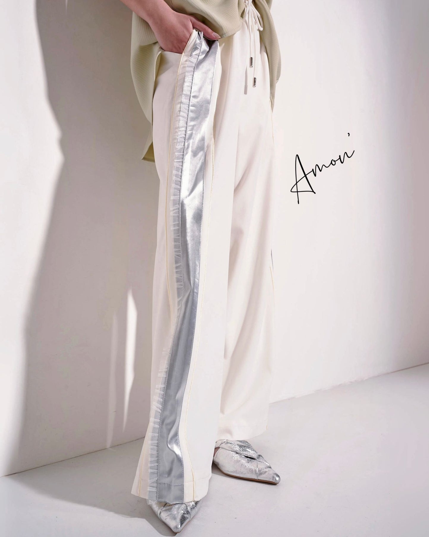 aalis AMON patched track pants (White)