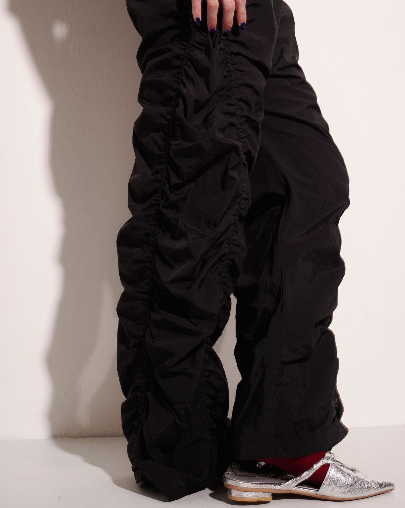 aalis AKOLO side ruching wide leg pants (Black)