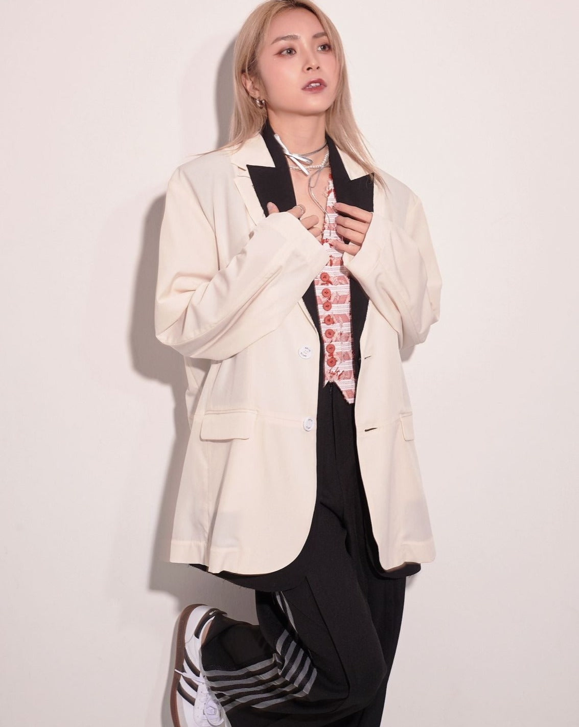 aalis DELLA oversized blazer (Beige solid)