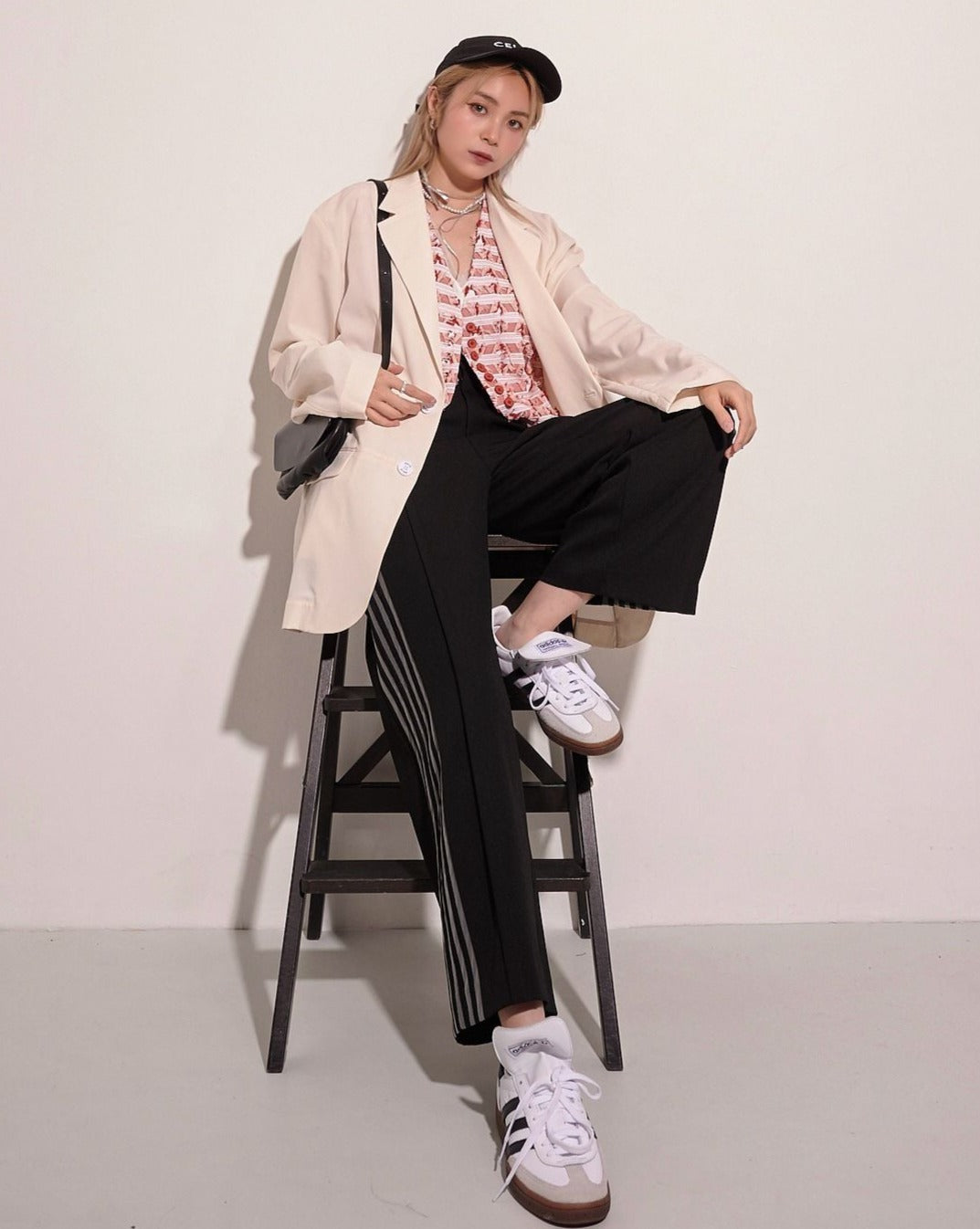 aalis DELLA oversized blazer (Beige solid)