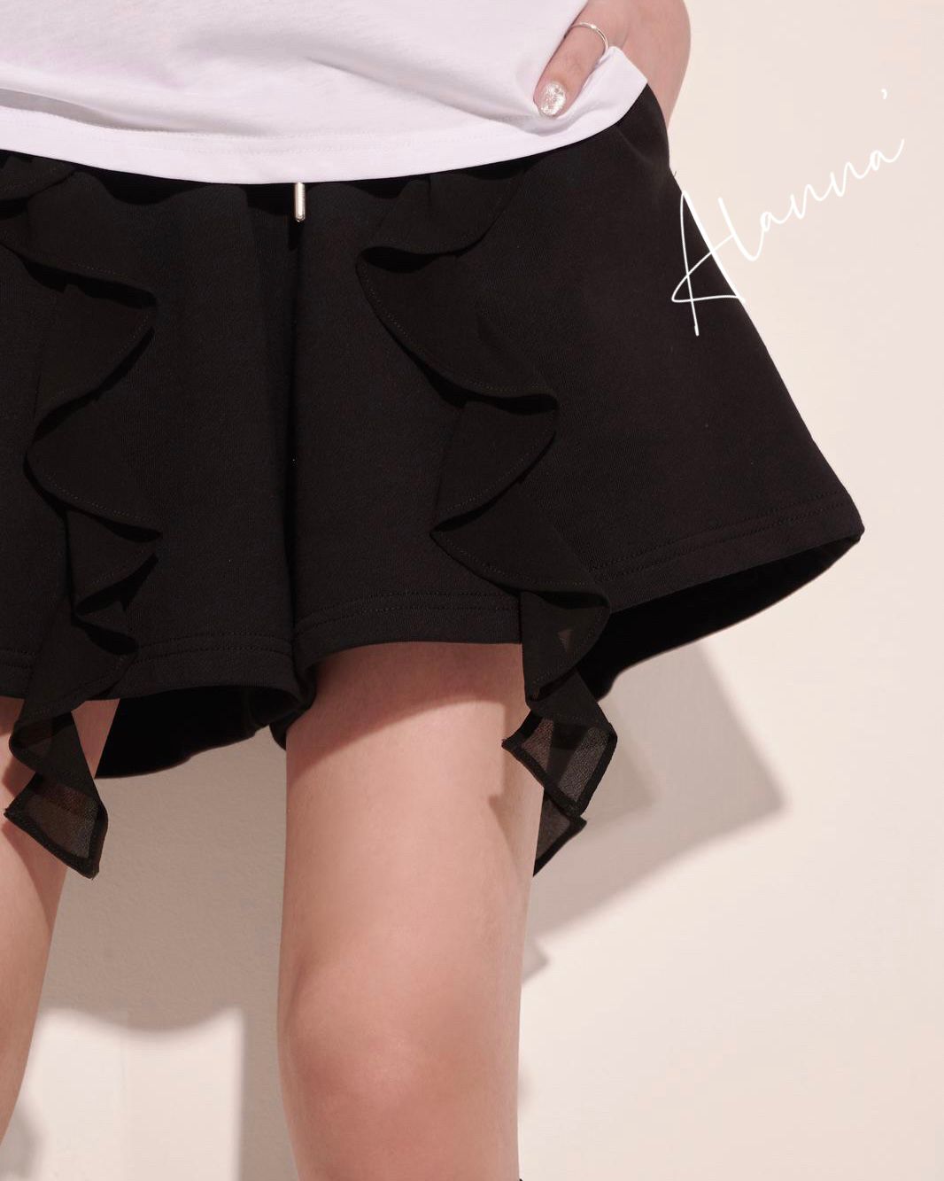 aalis ALANNA chiffon ruffle panel sweat shorts (Black)