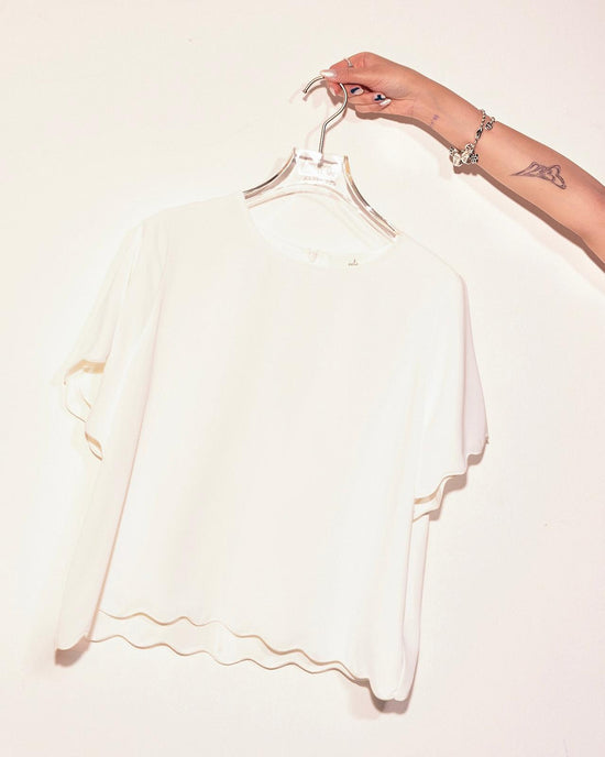 aalis ABIAH scallop hem S/S Top (White)