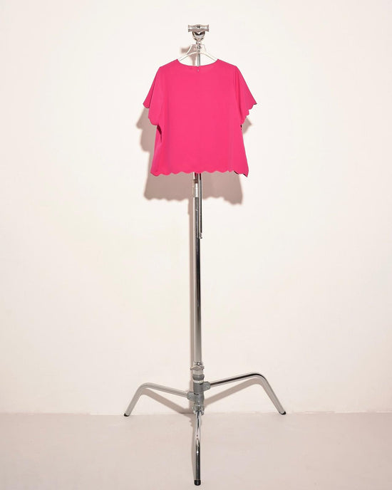 aalis ABIAH scallop hem S/S Top (Magenta)