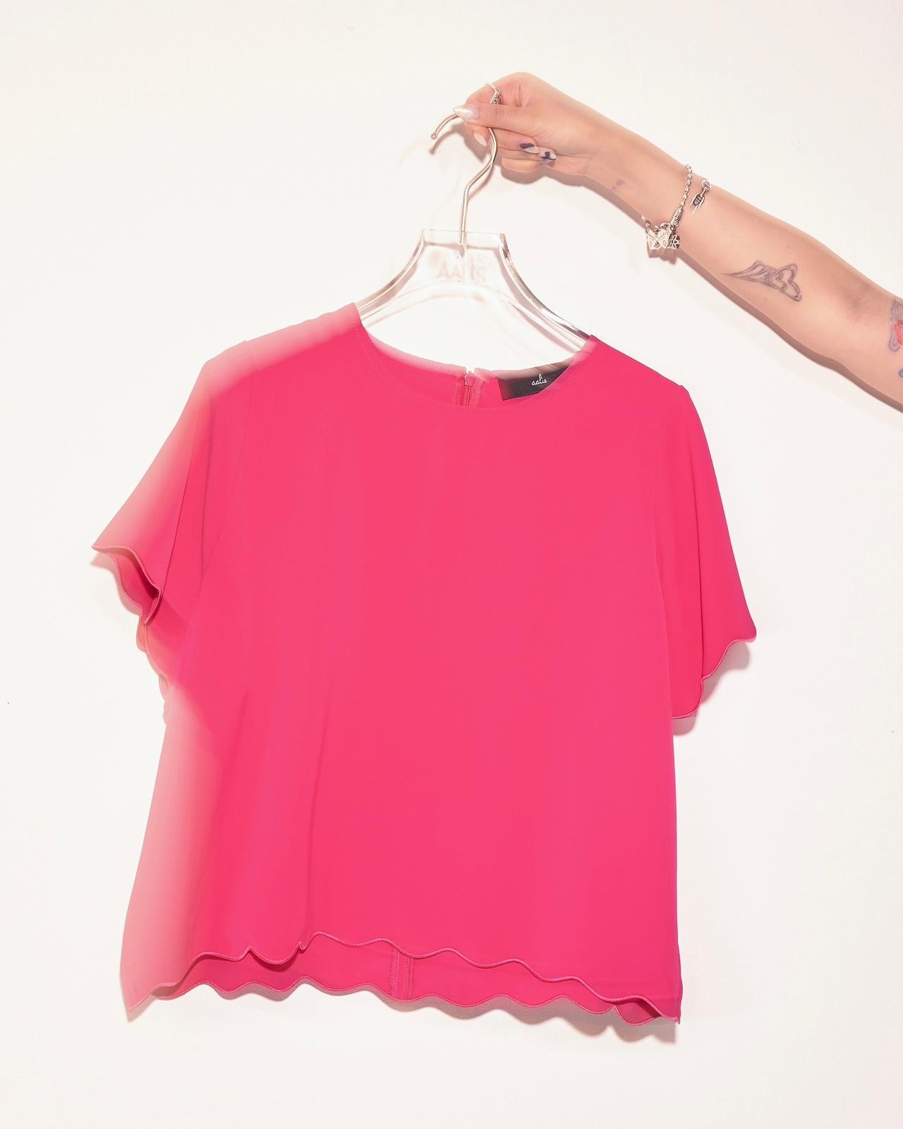 aalis ABIAH scallop hem S/S Top (Magenta)