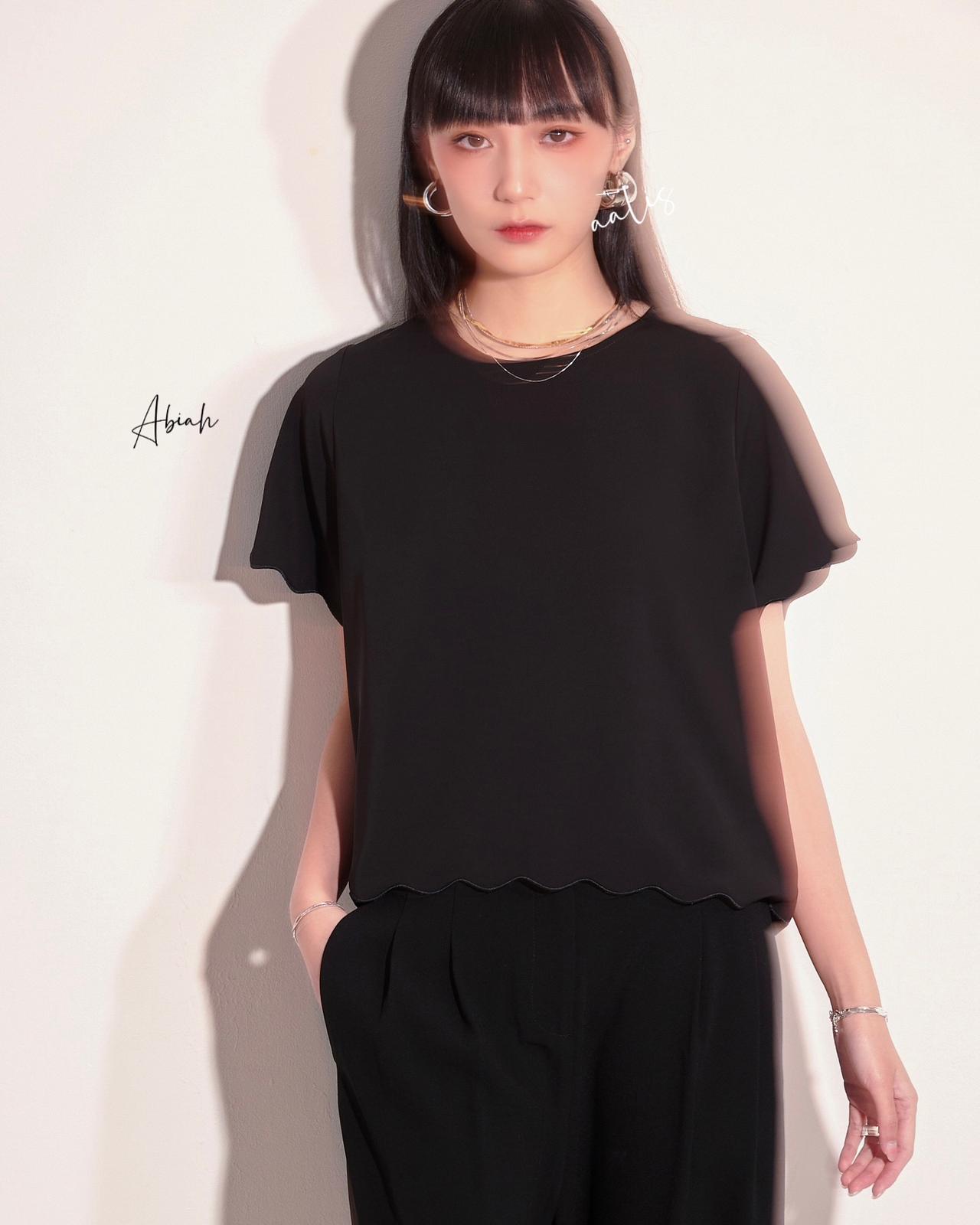 aalis ABIAH scallop hem S/S Top (Black)