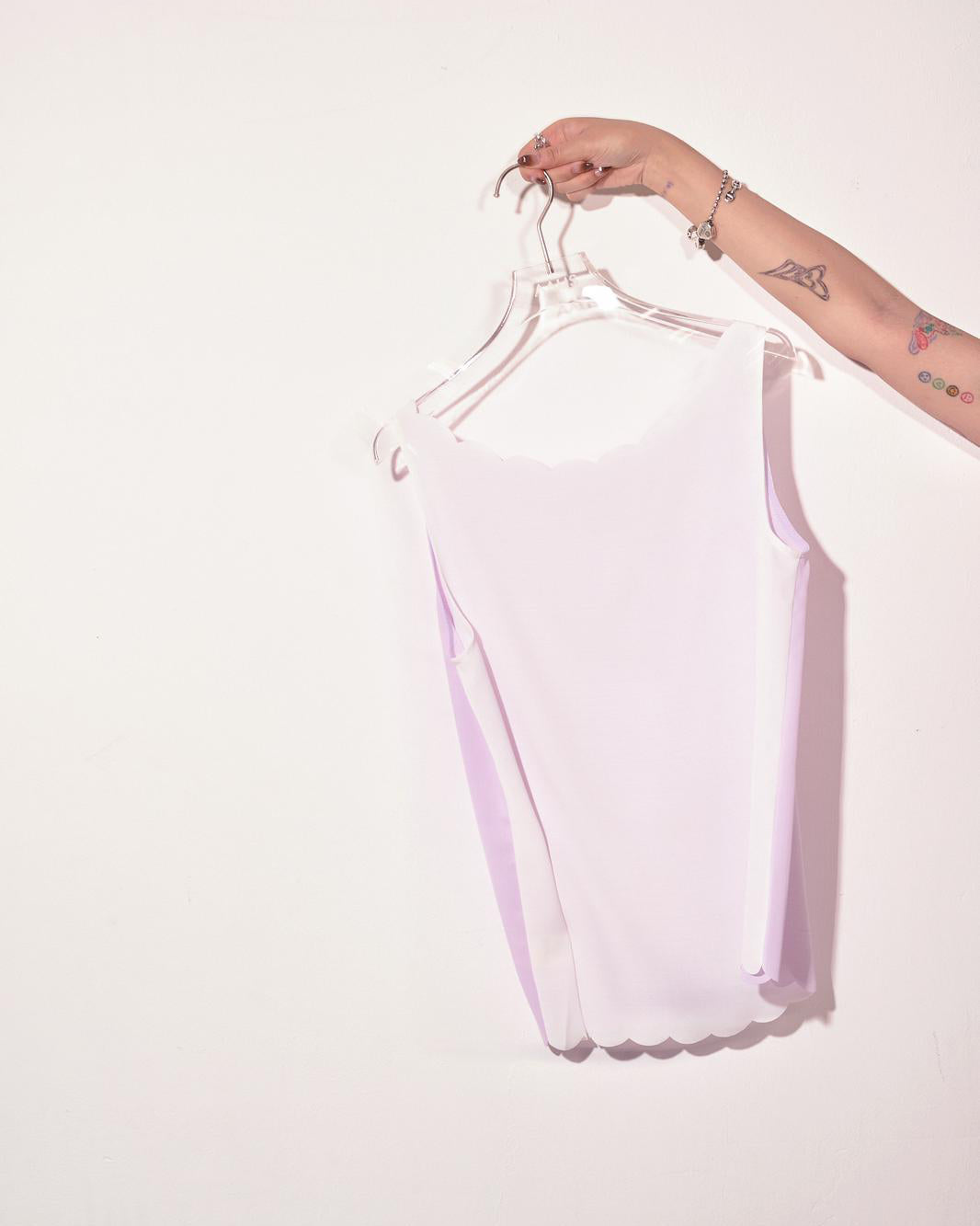 aalis DIER SOLID scallop edge tank (White lilac)