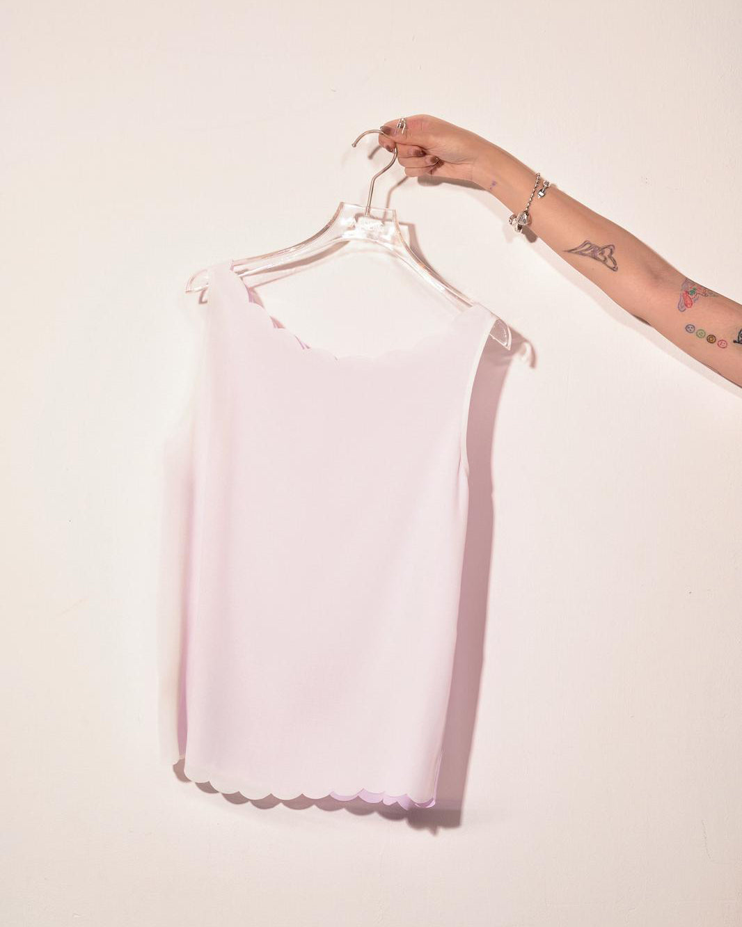 aalis DIER SOLID scallop edge tank (White lilac)